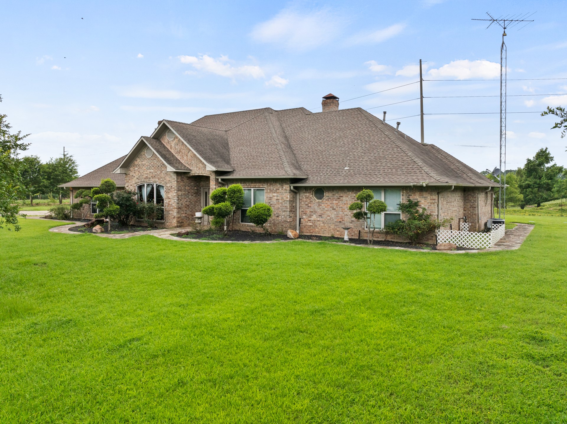 2520 N Hwy 271