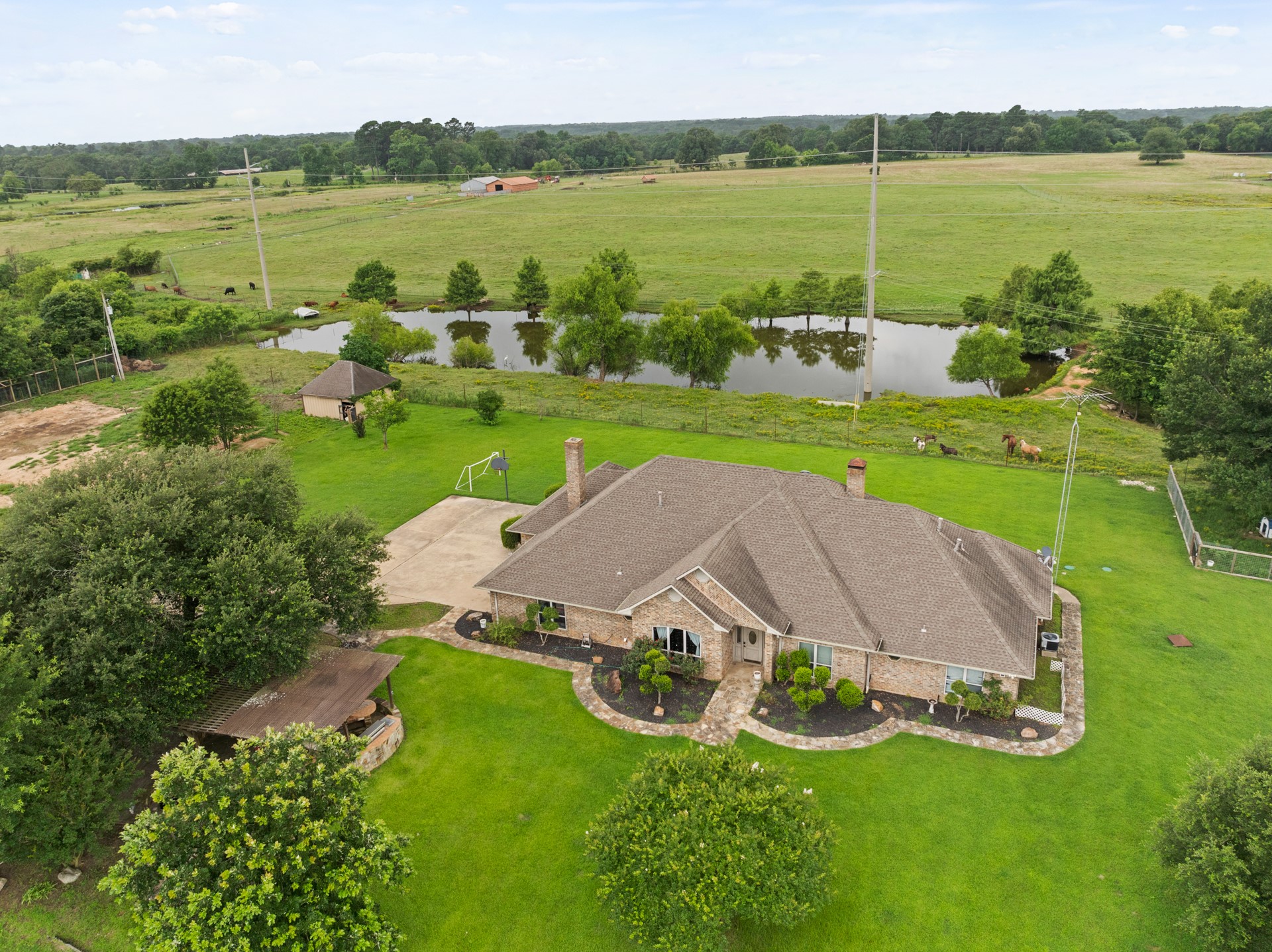 2520 N Hwy 271