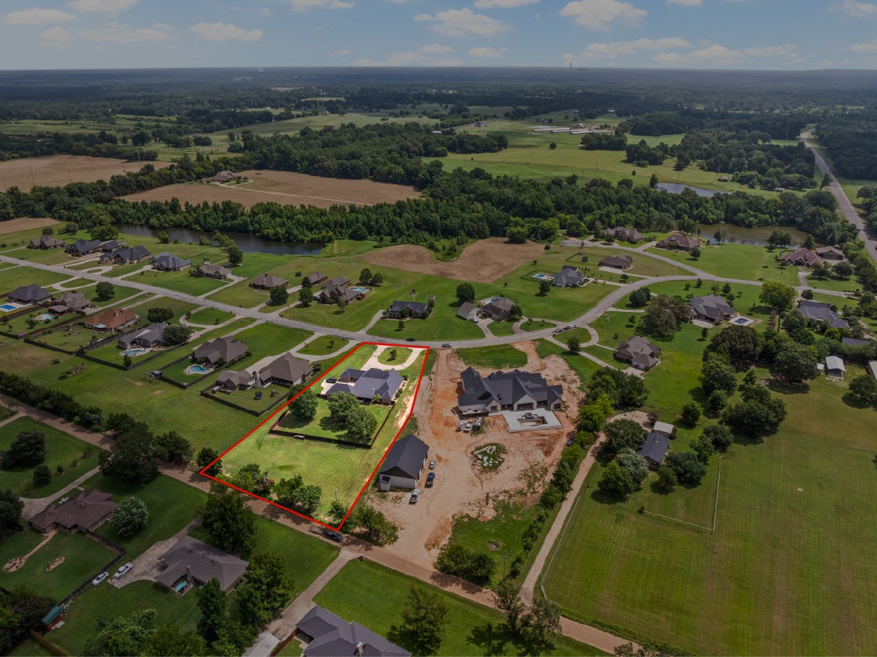 204 Private Road 54166