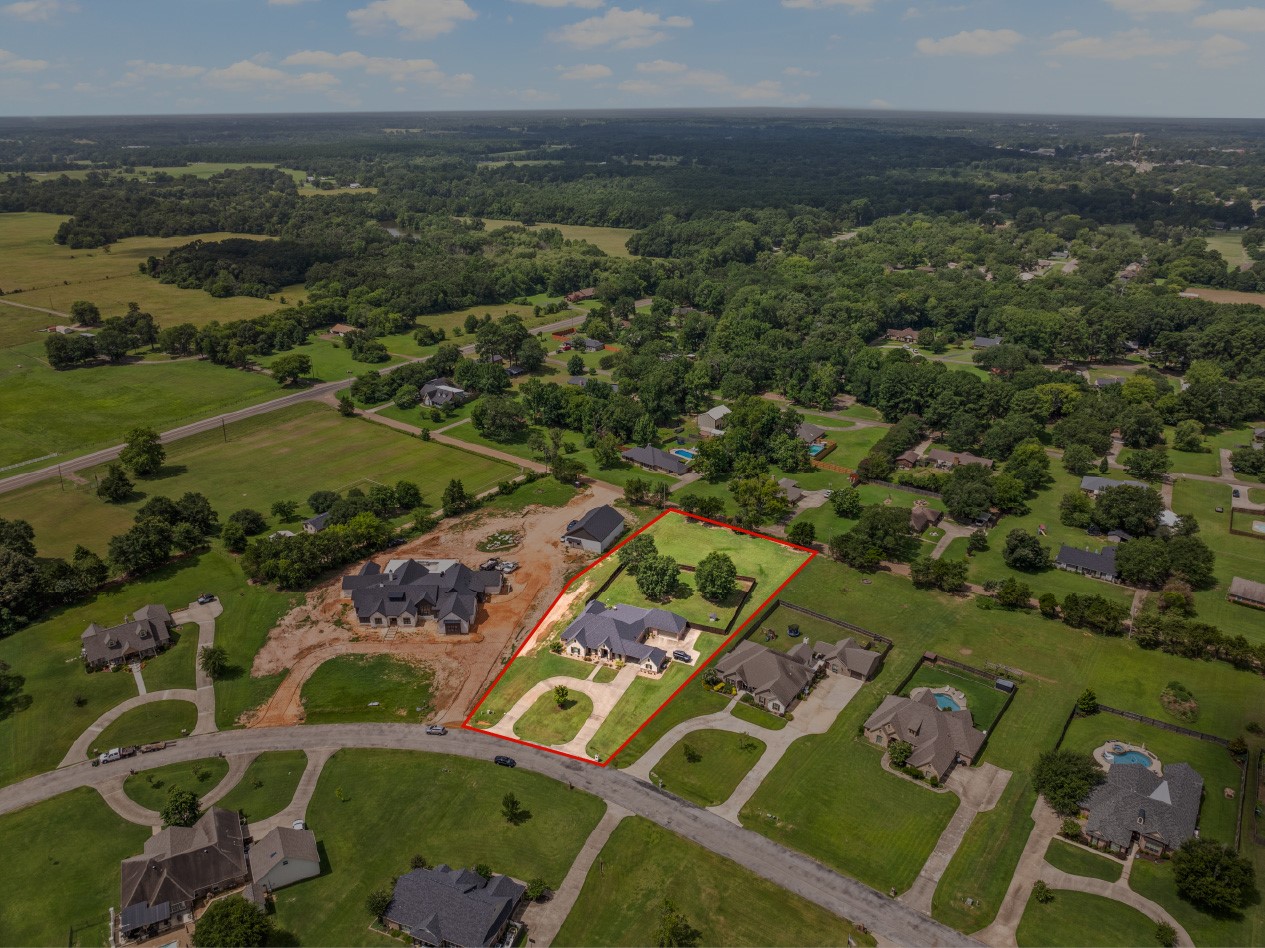 204 Private Road 54166