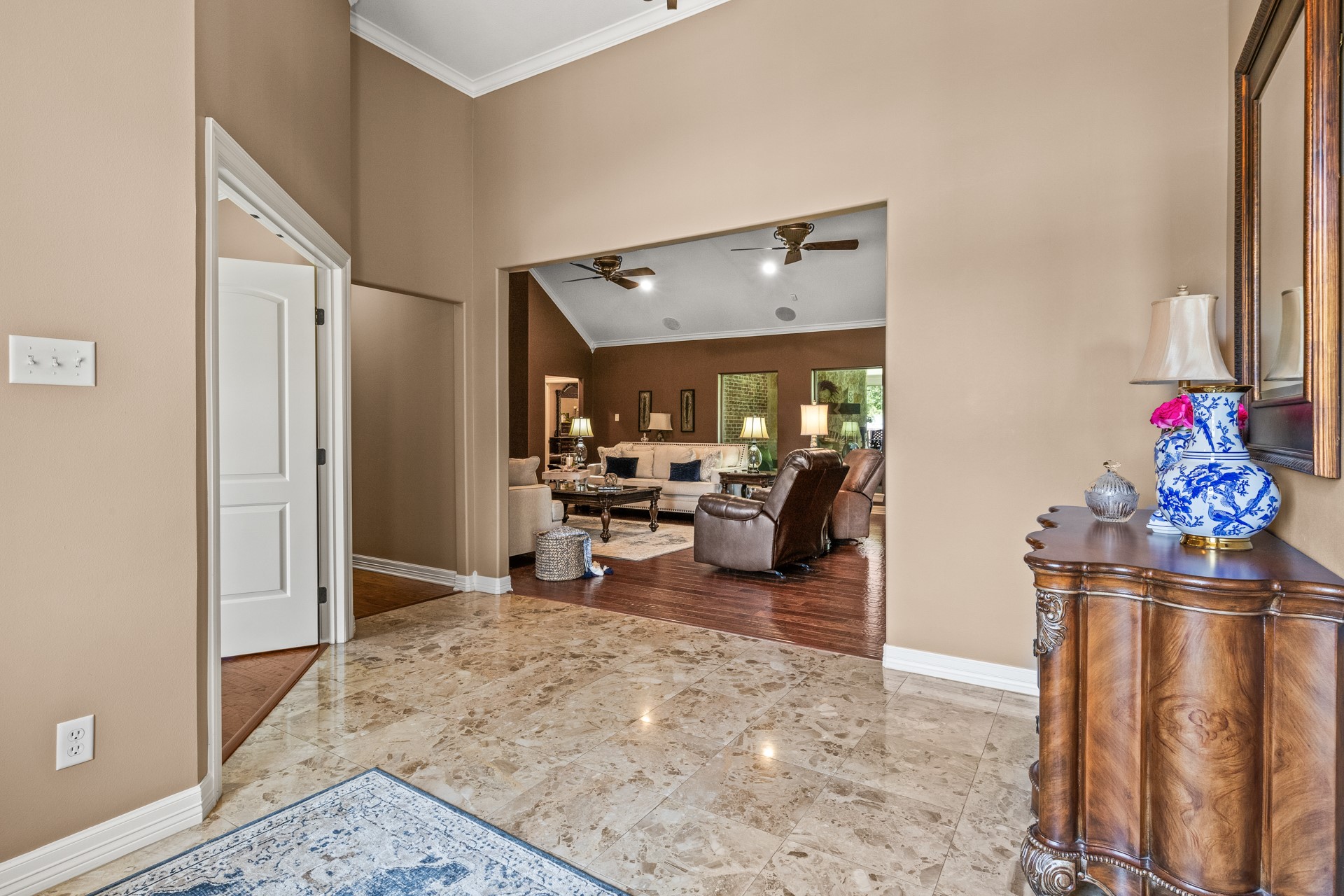 204 Private Road 54166