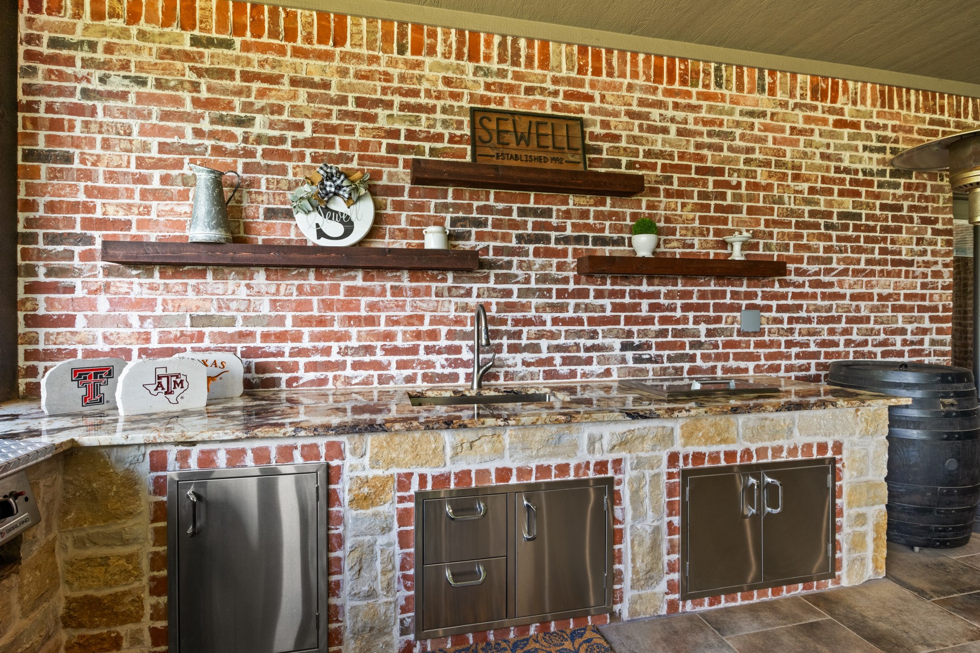 204 Private Road 54166