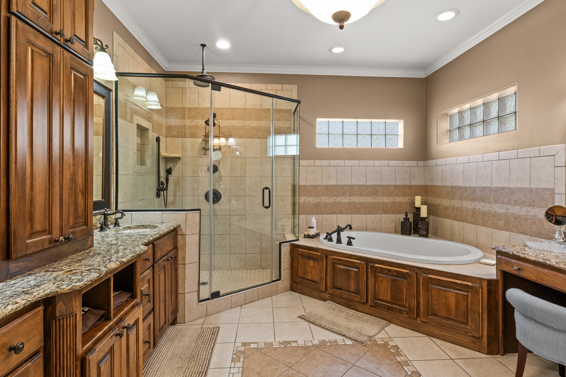 204 Private Road 54166