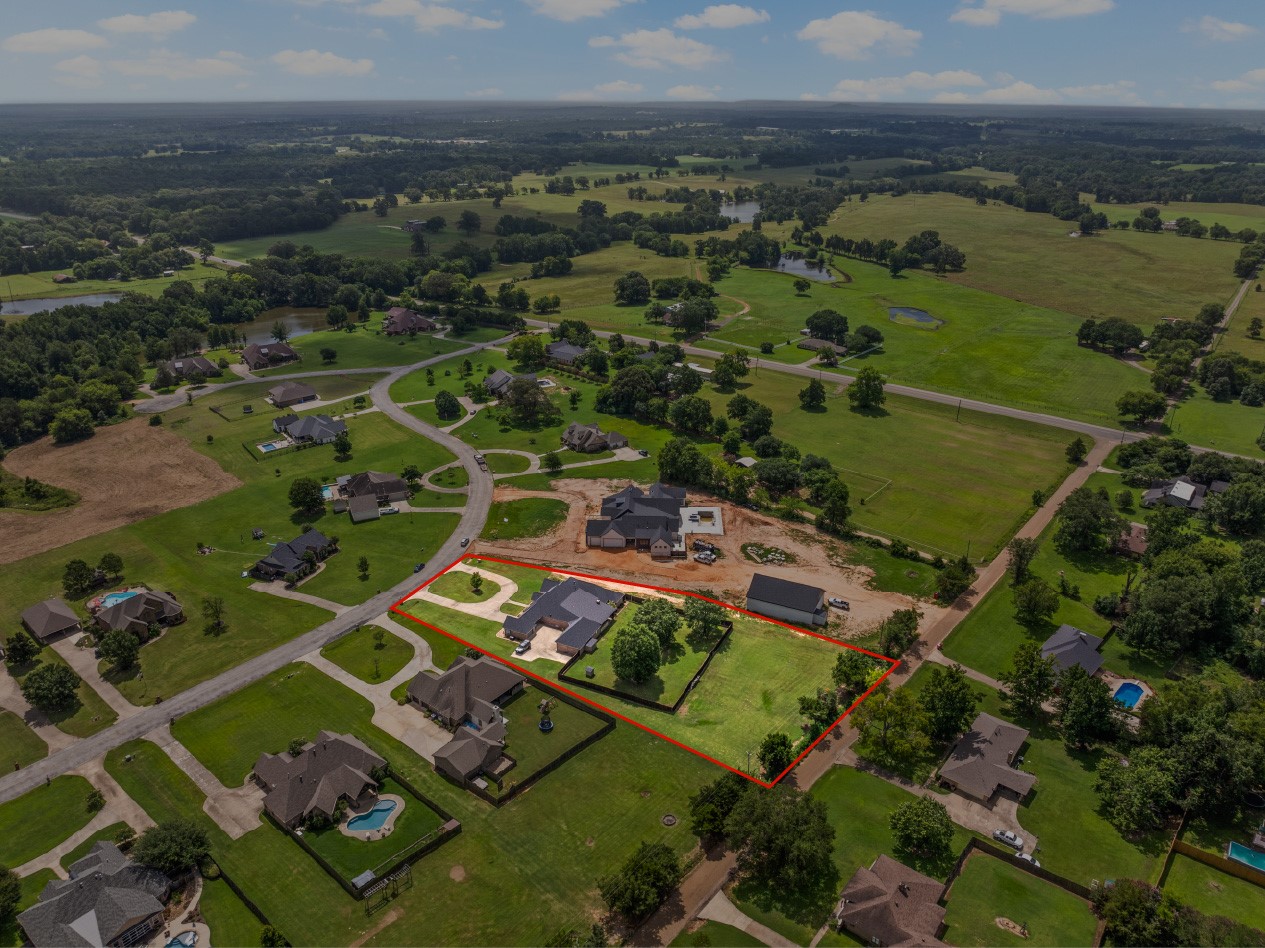 204 Private Road 54166