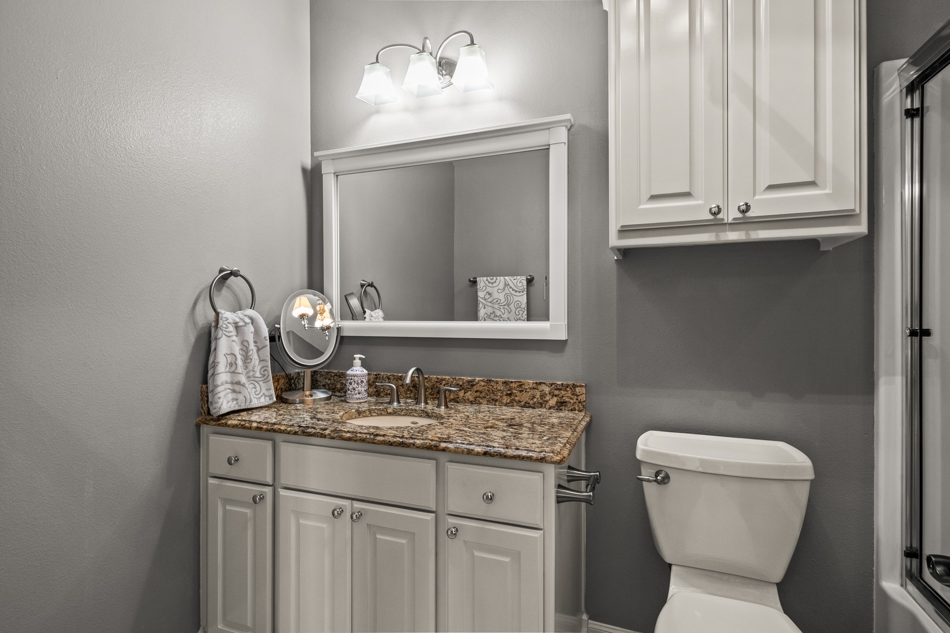 204 Private Road 54166