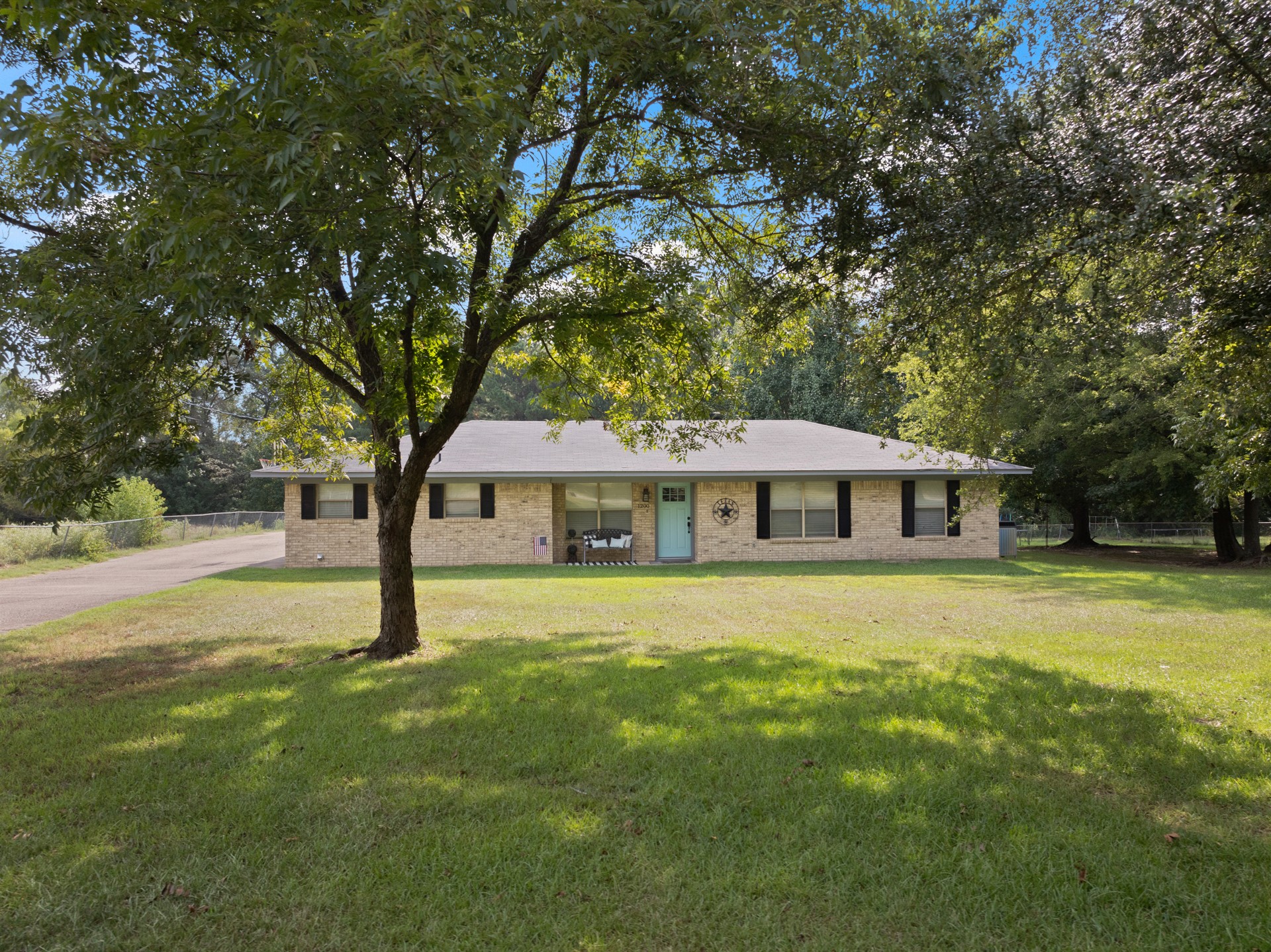 1200 Donna Street