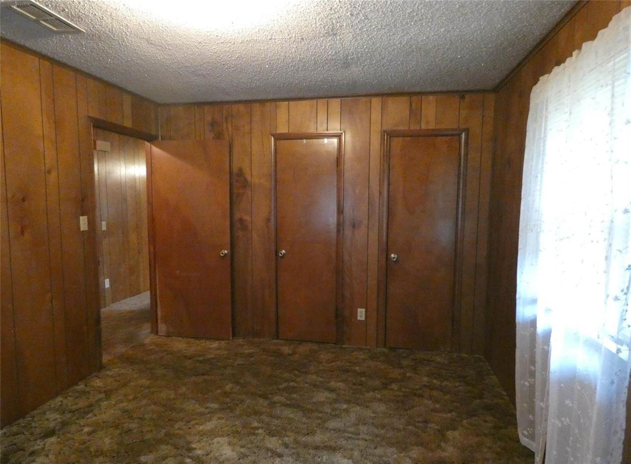 205 E Wilson