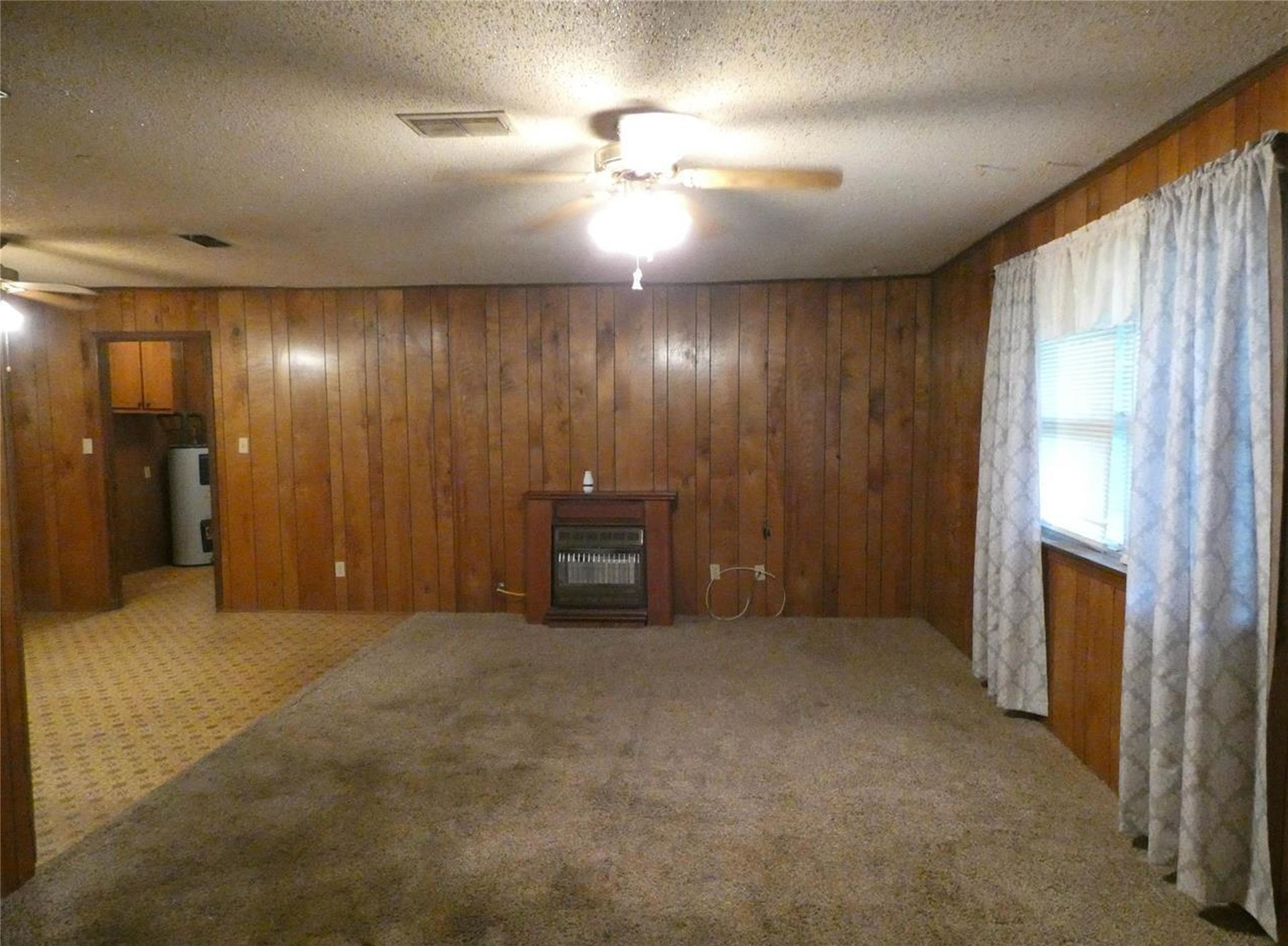 205 E Wilson