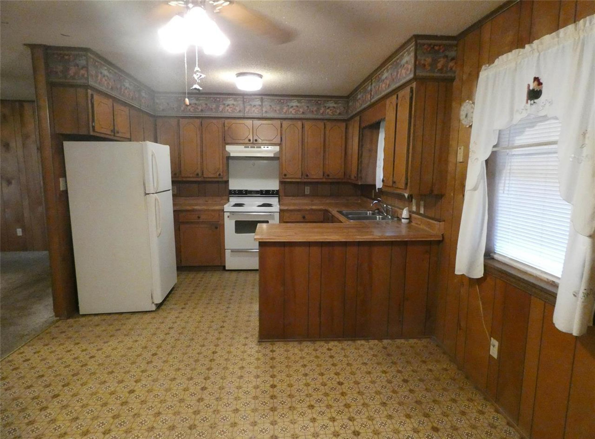 205 E Wilson