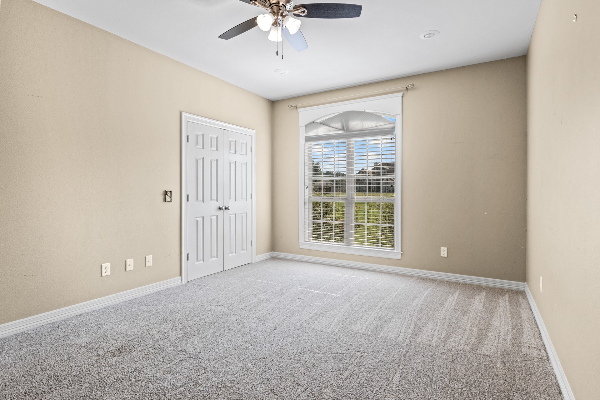 299 Private Road 54166