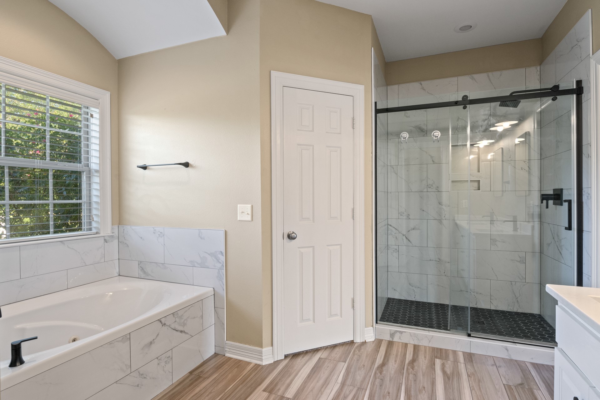 299 Private Road 54166