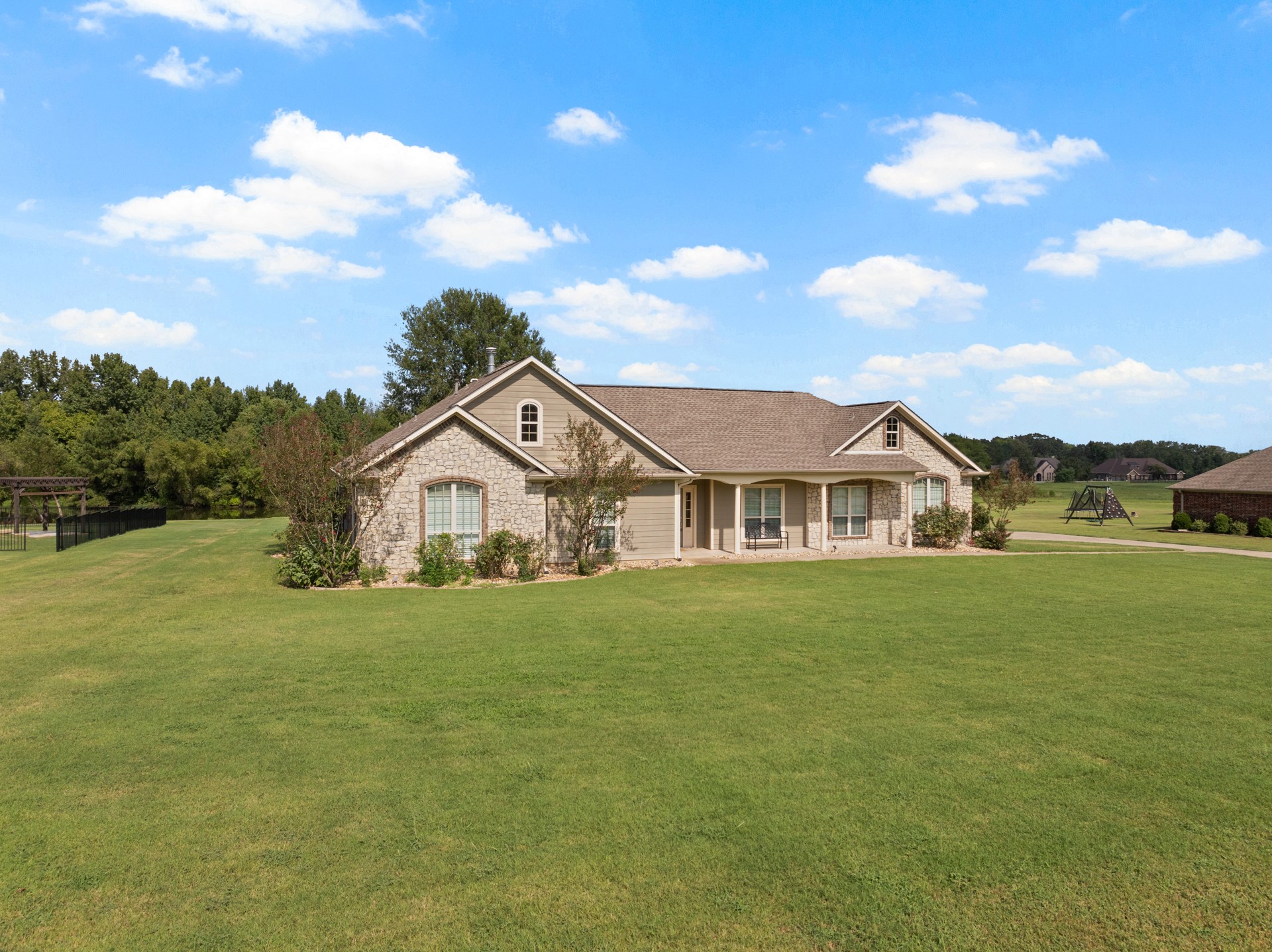 299 Private Road 54166