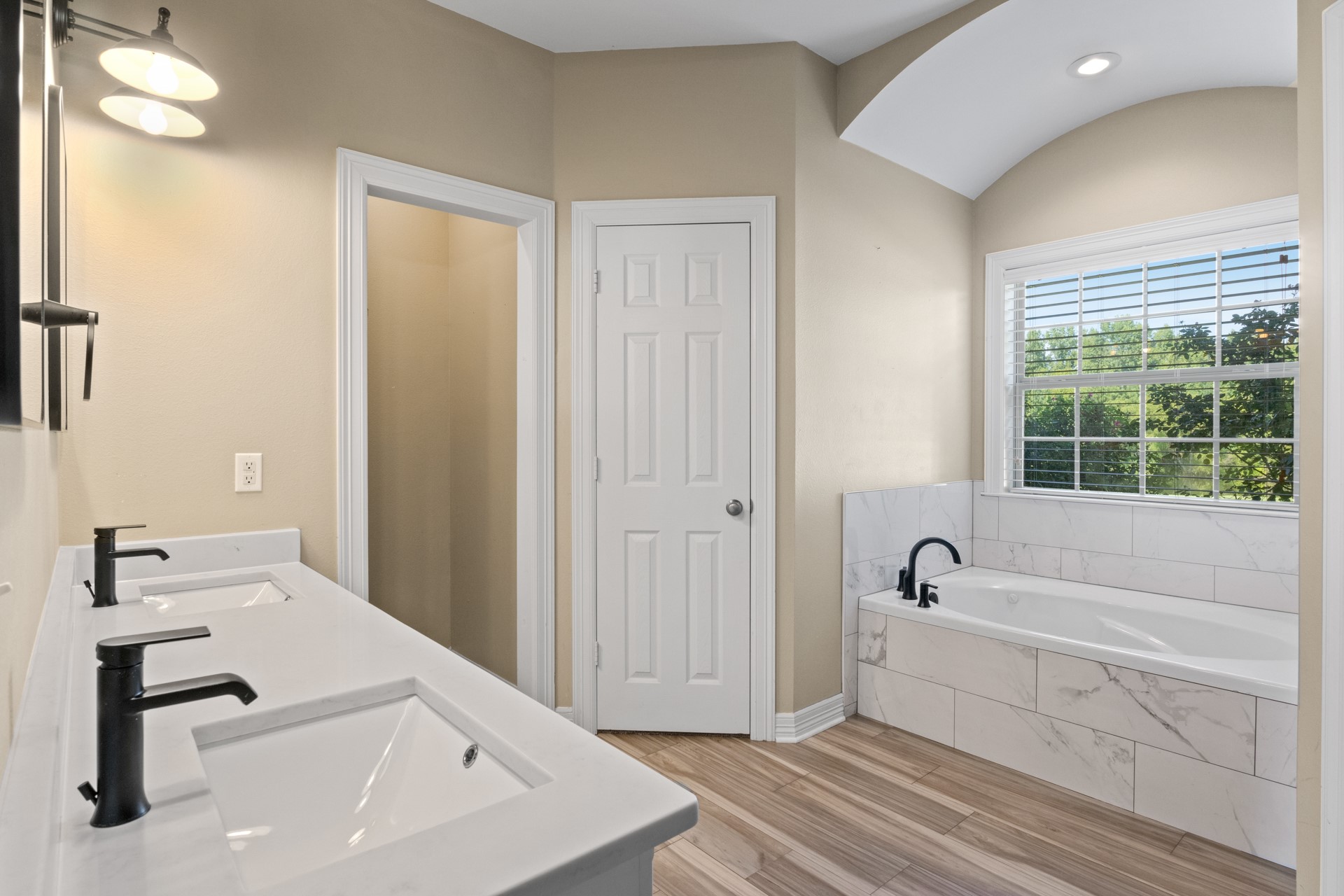 299 Private Road 54166