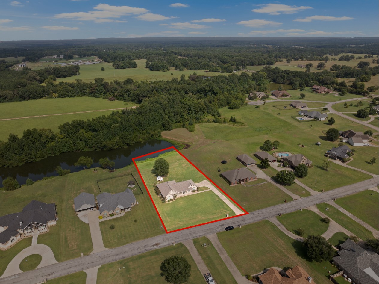 299 Private Road 54166