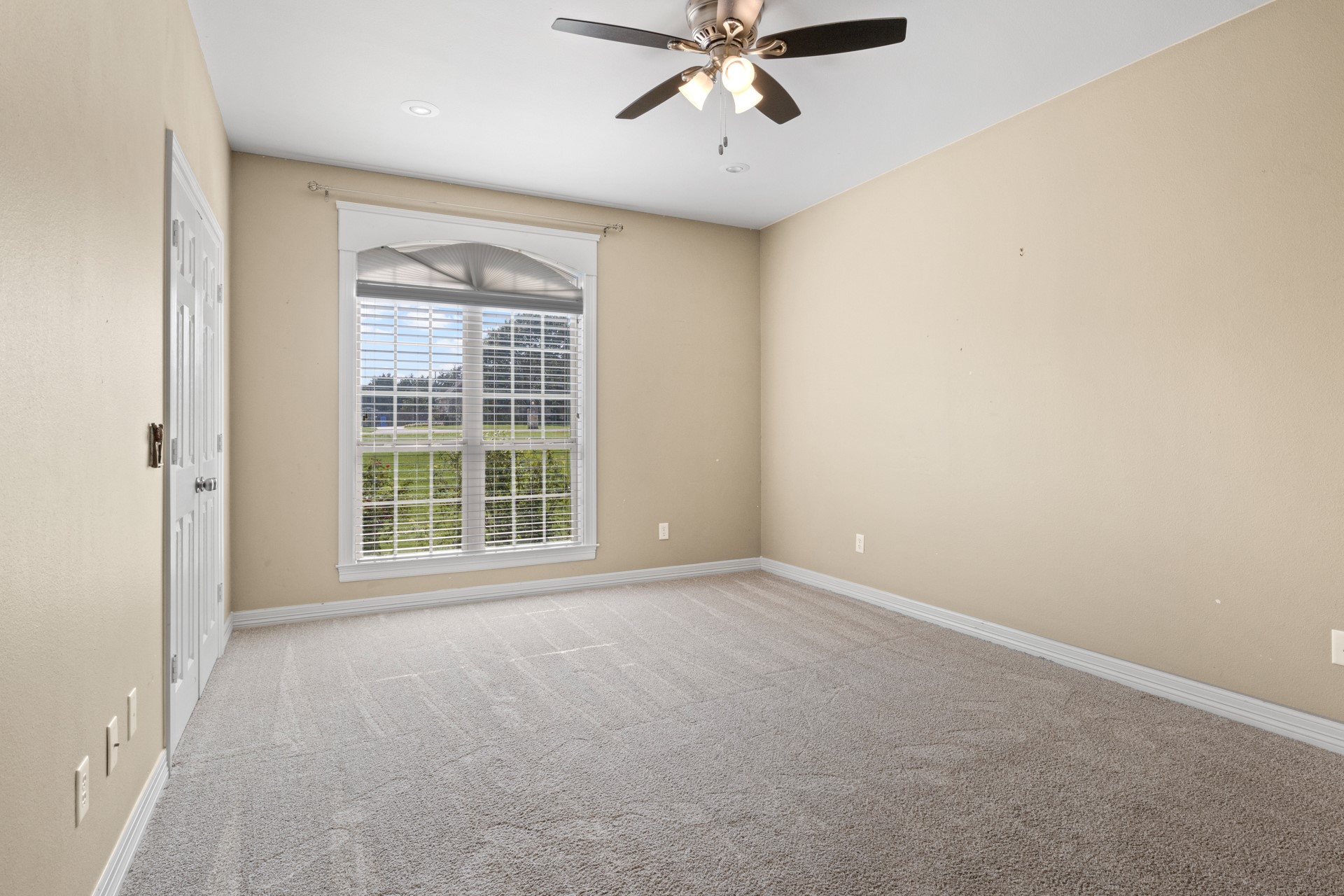 299 Private Road 54166