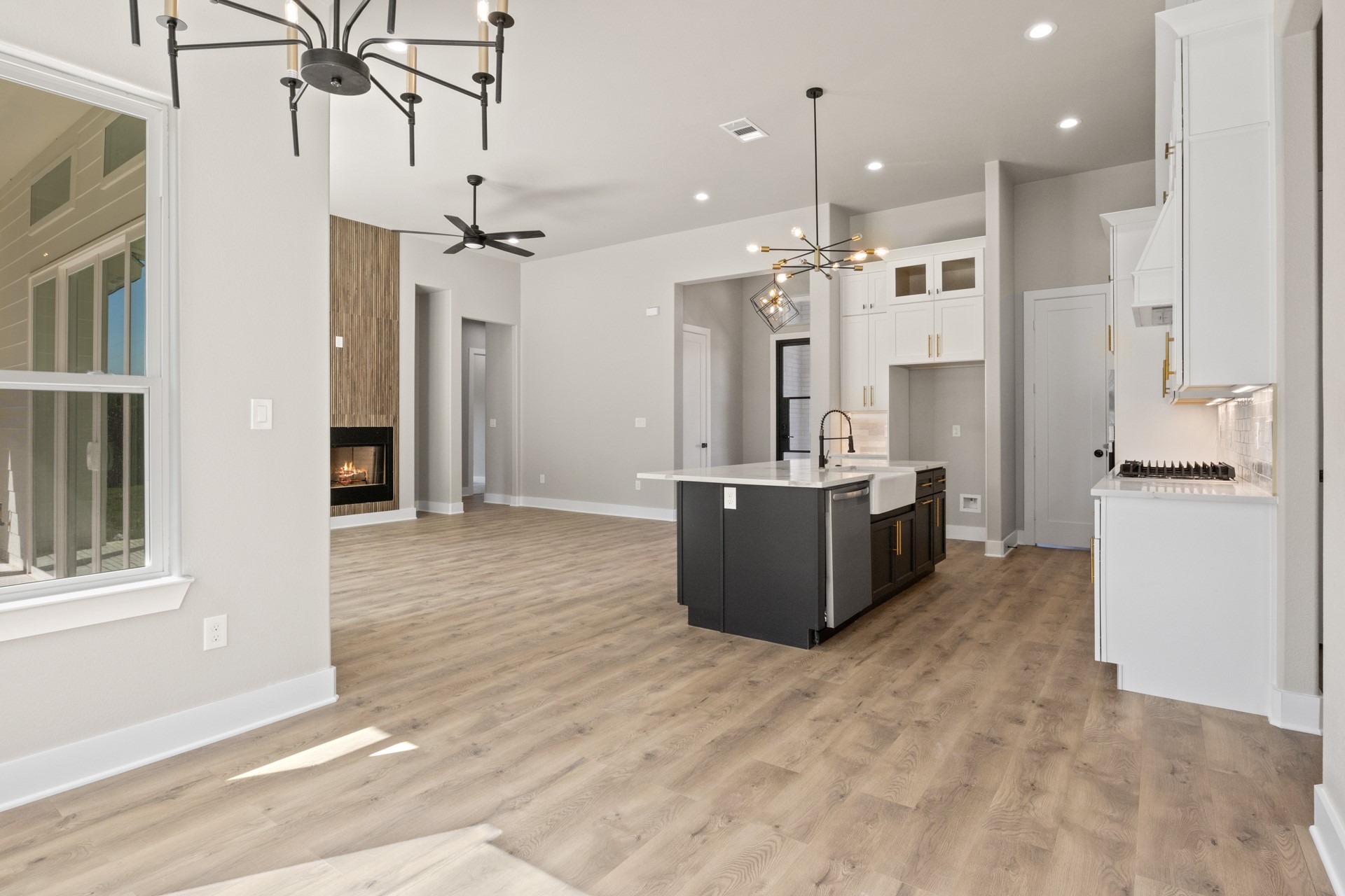 2732 Stone Hedge
