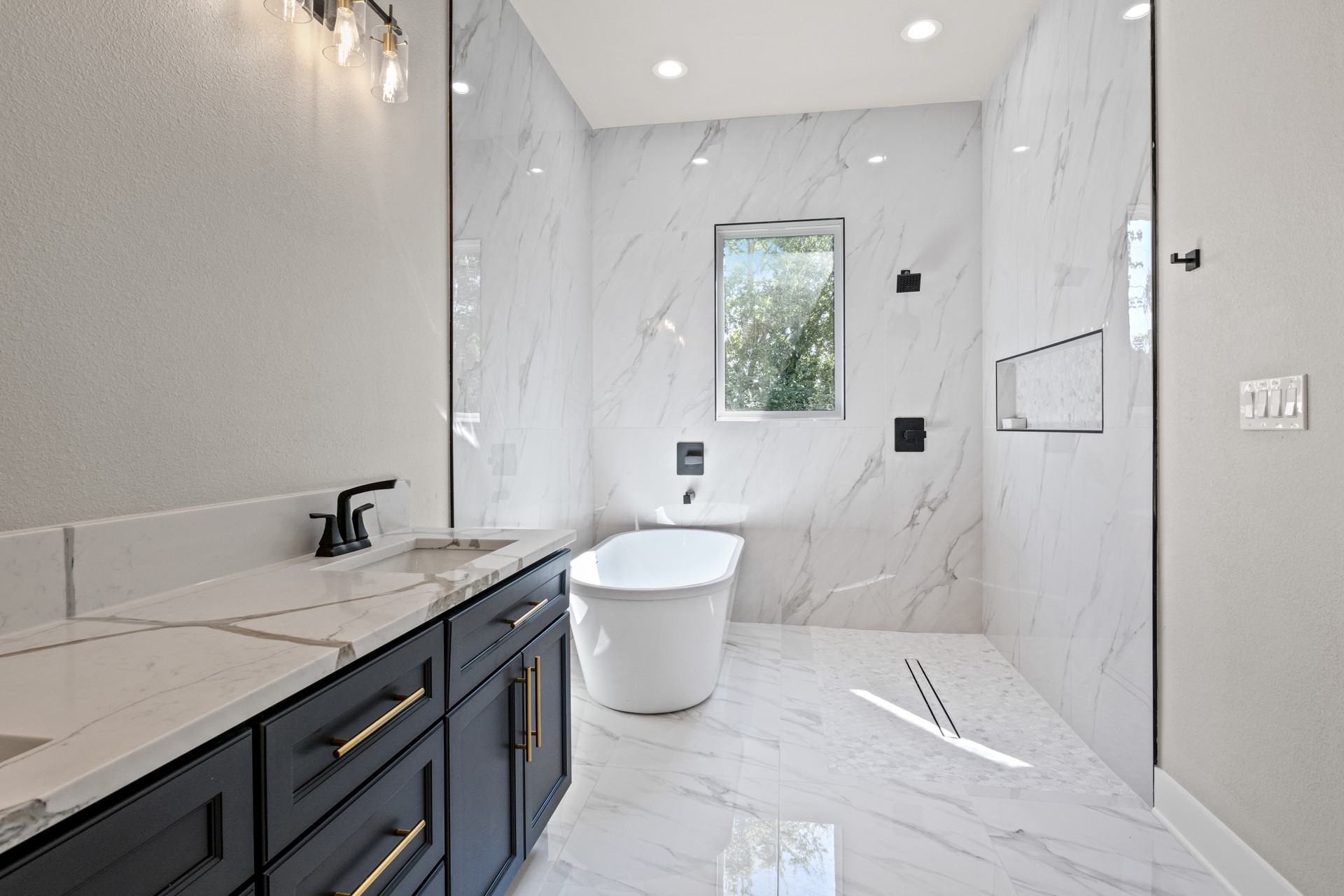 2732 Stone Hedge