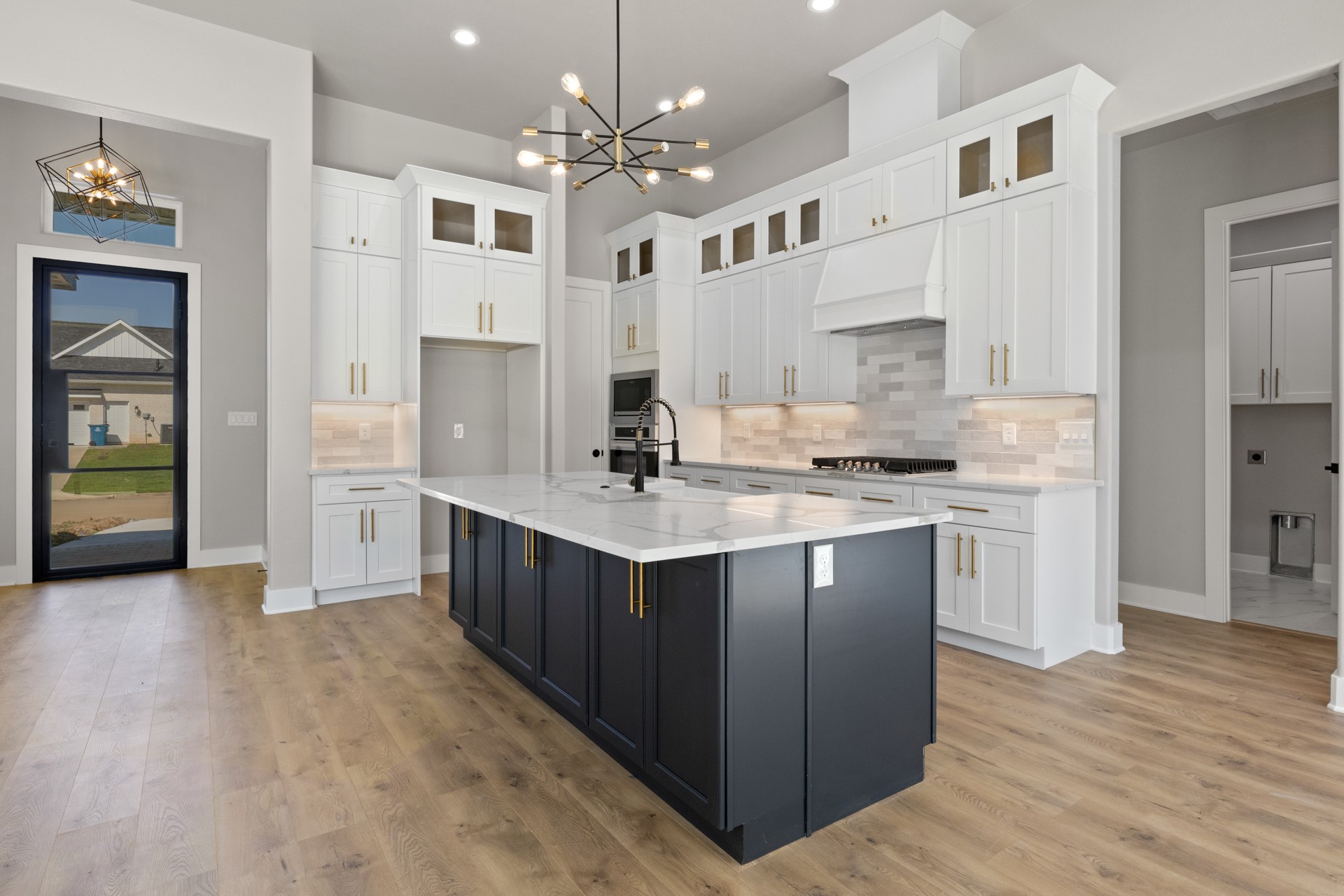 2732 Stone Hedge