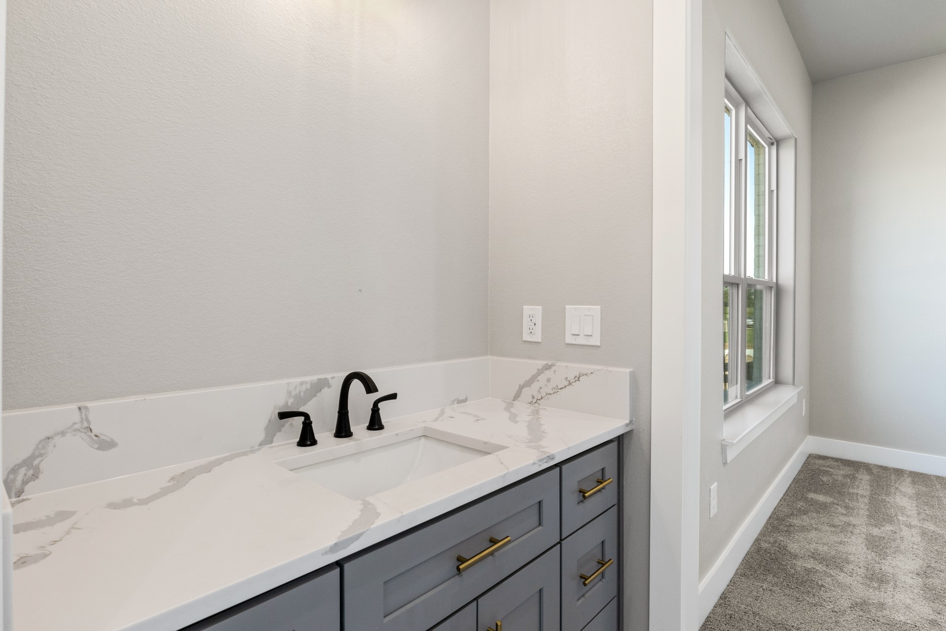 2732 Stone Hedge