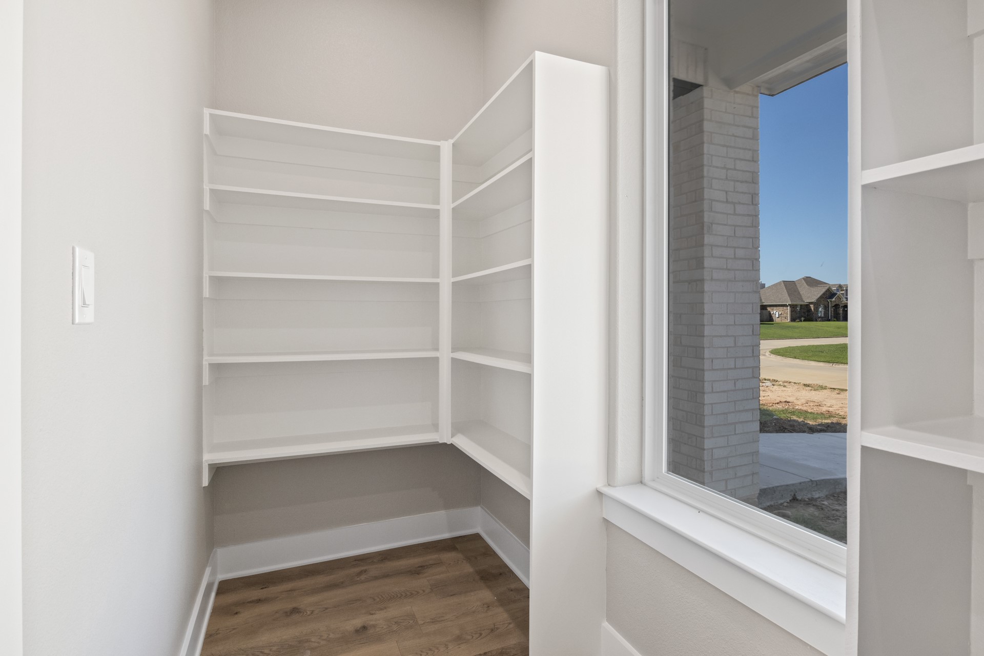 2732 Stone Hedge