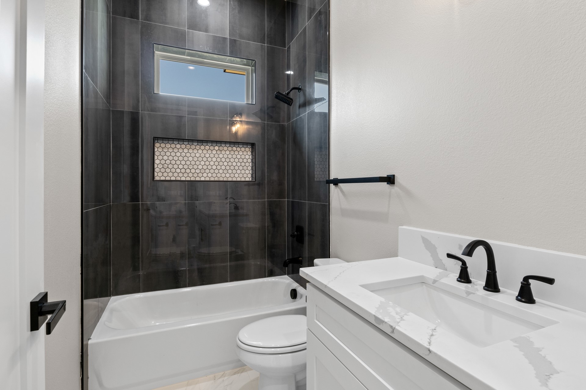 2732 Stone Hedge