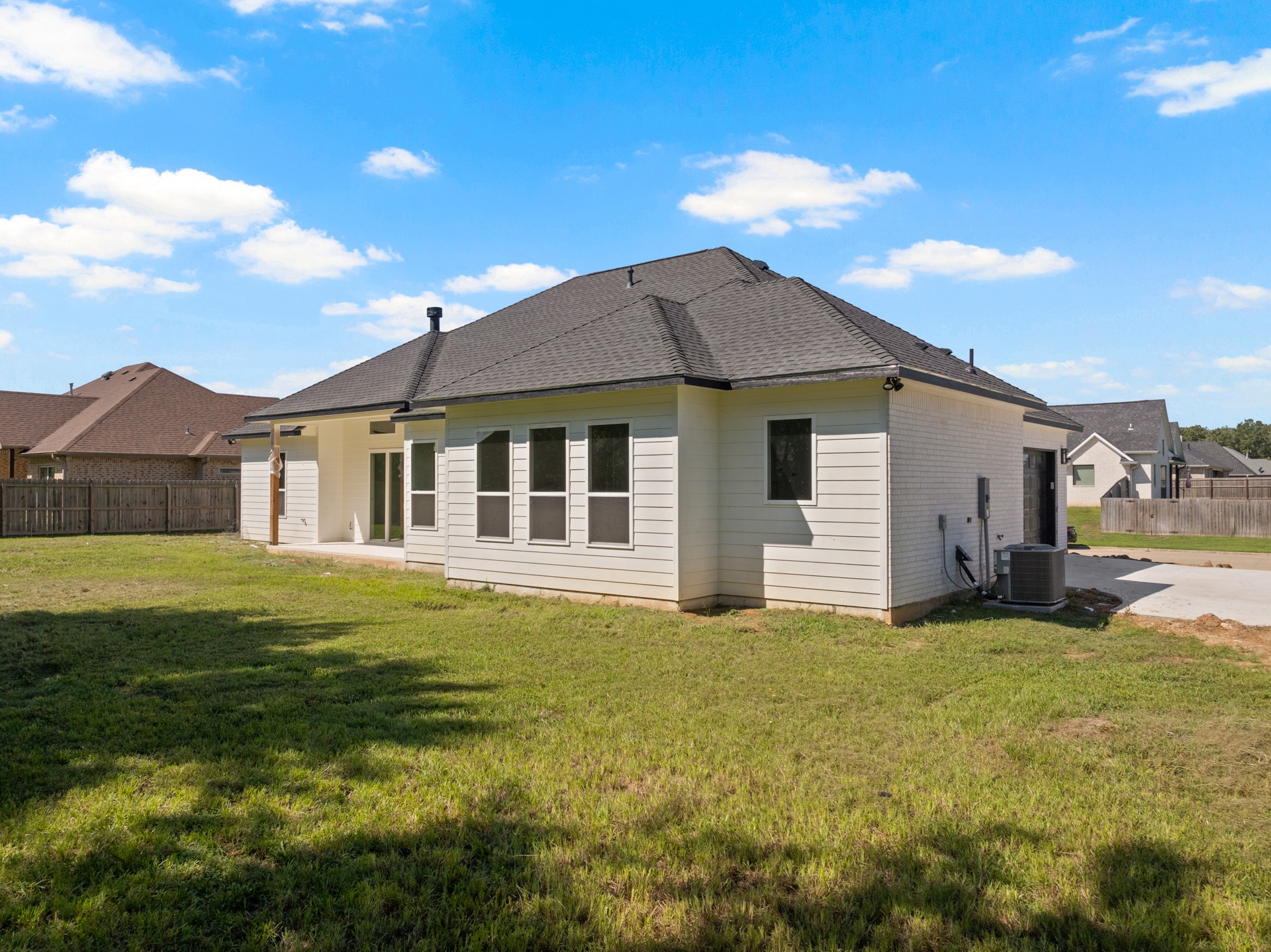 2732 Stone Hedge