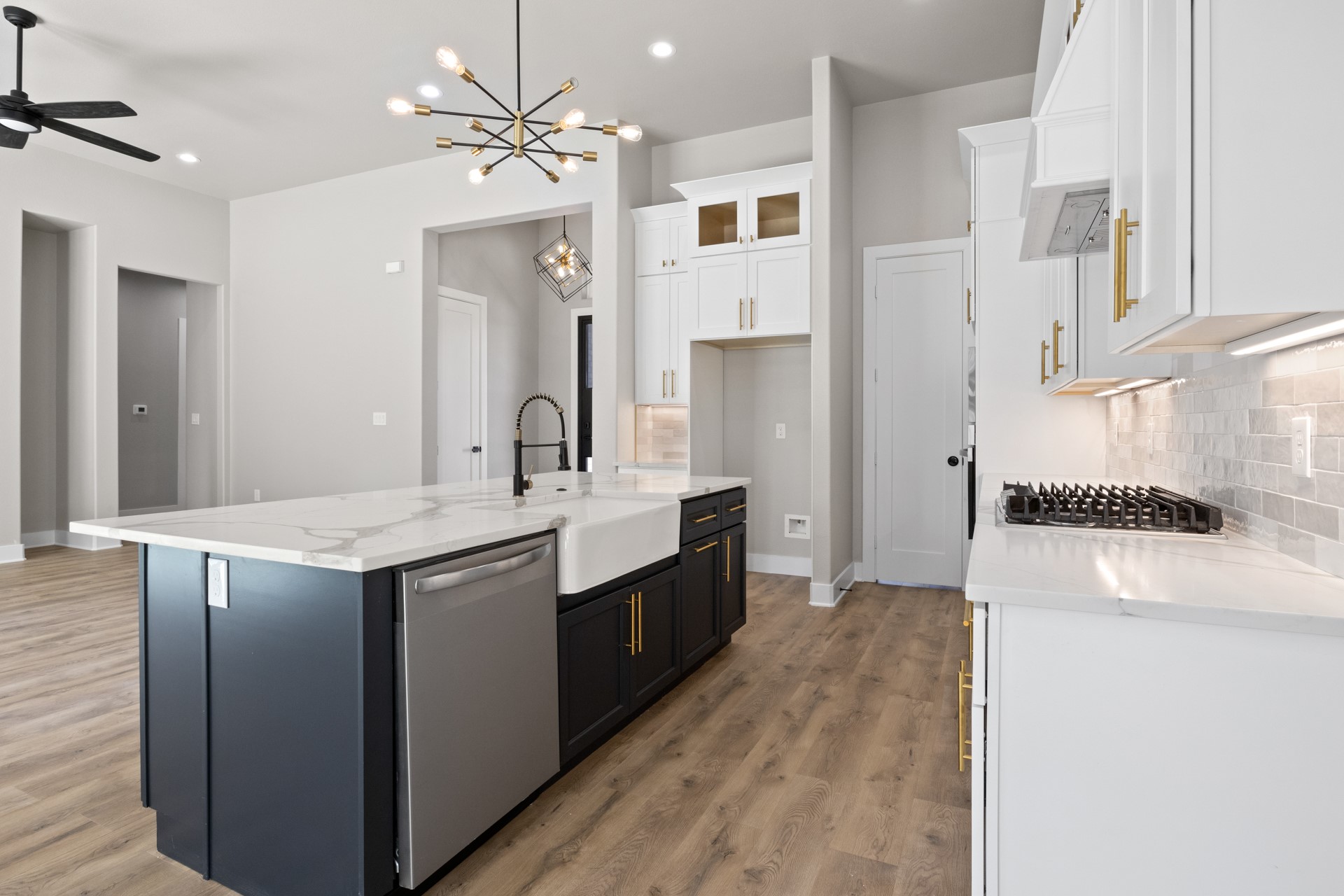 2732 Stone Hedge