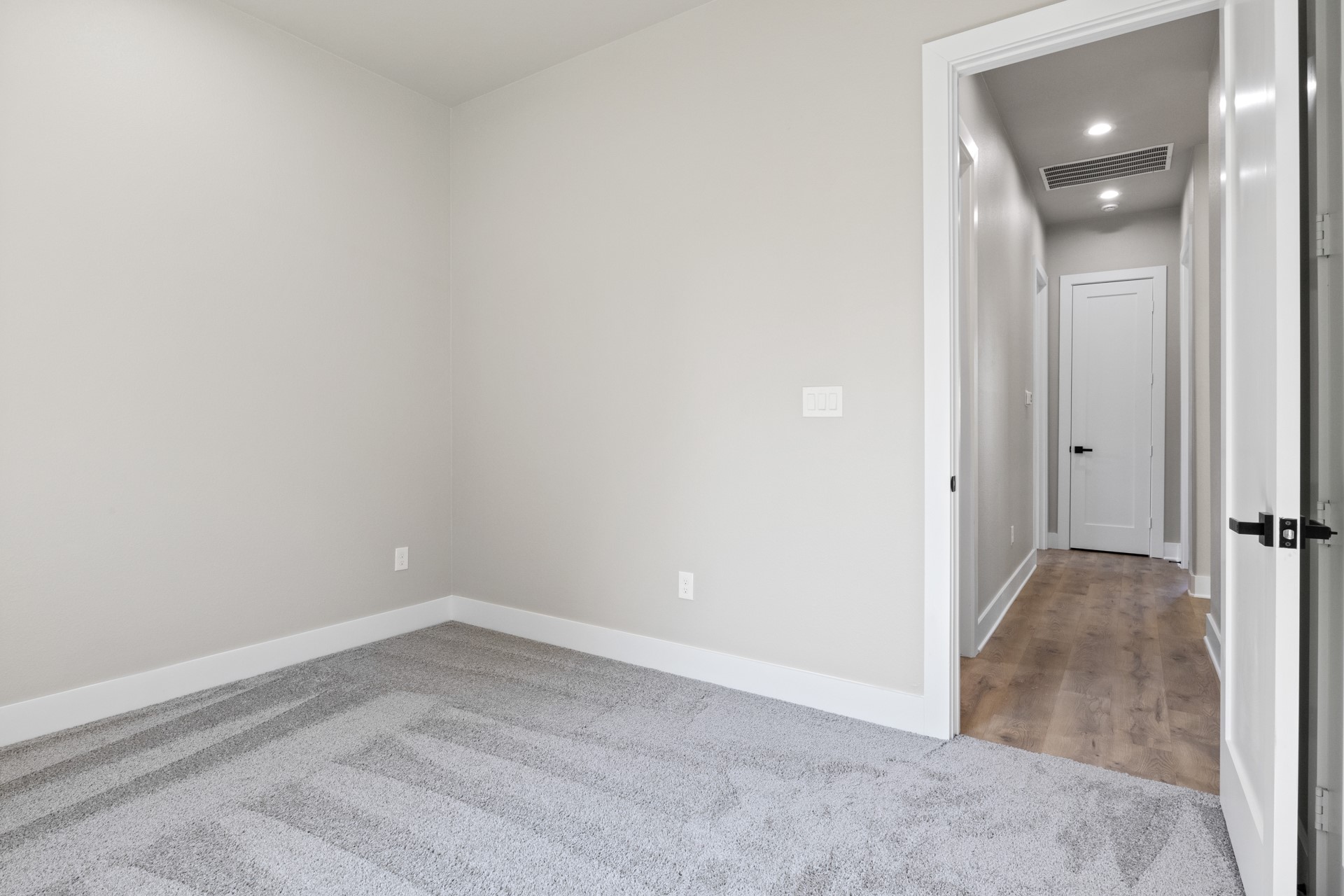 2732 Stone Hedge