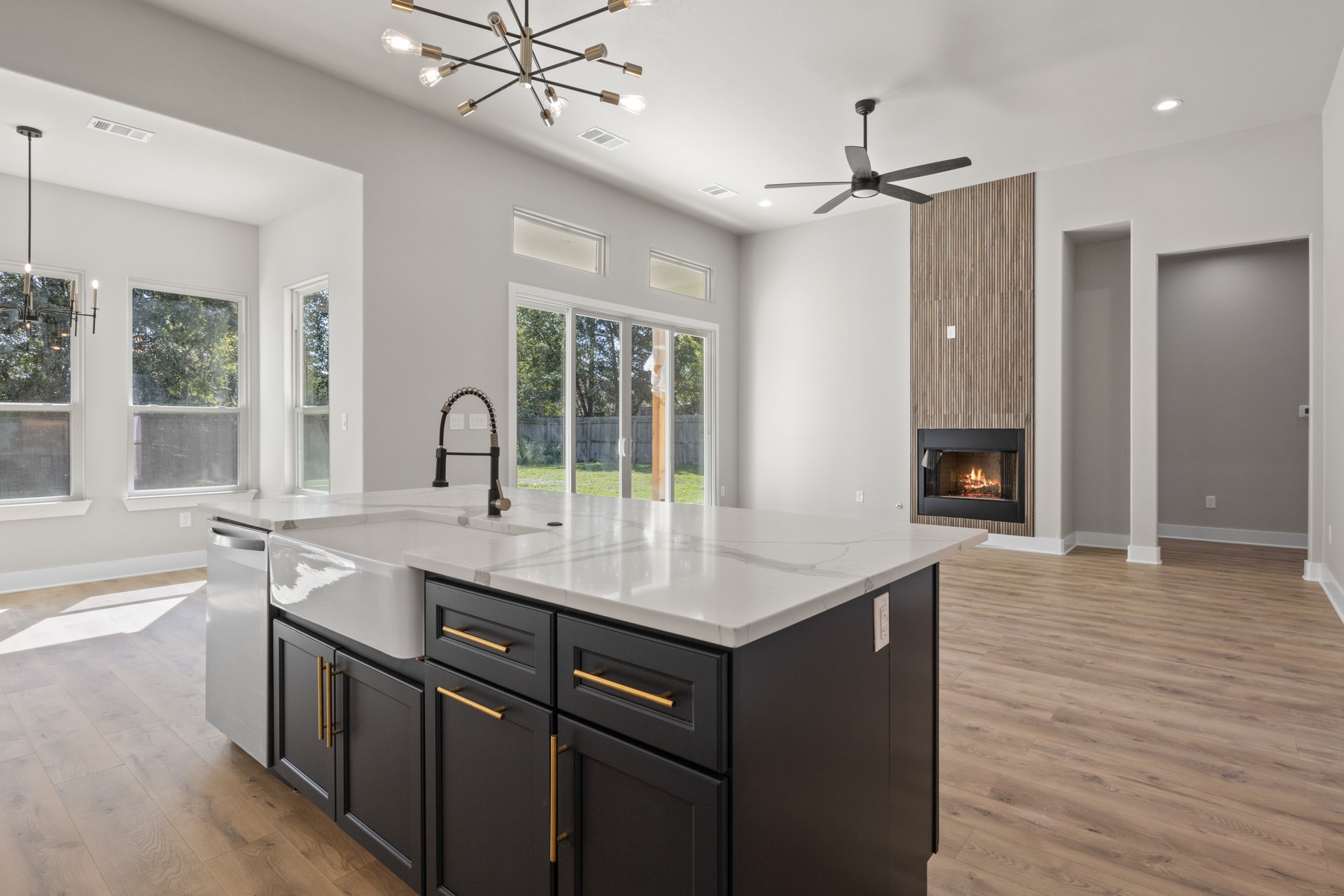 2732 Stone Hedge