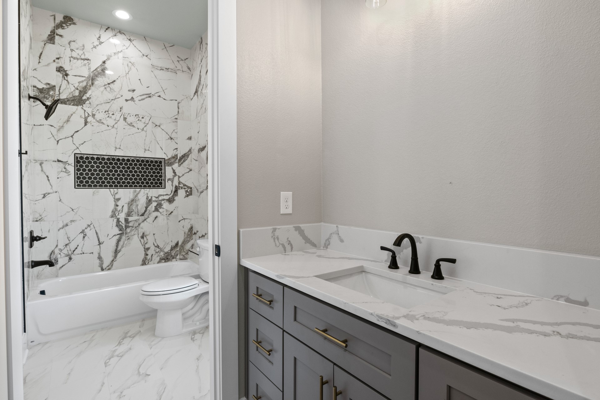 2732 Stone Hedge