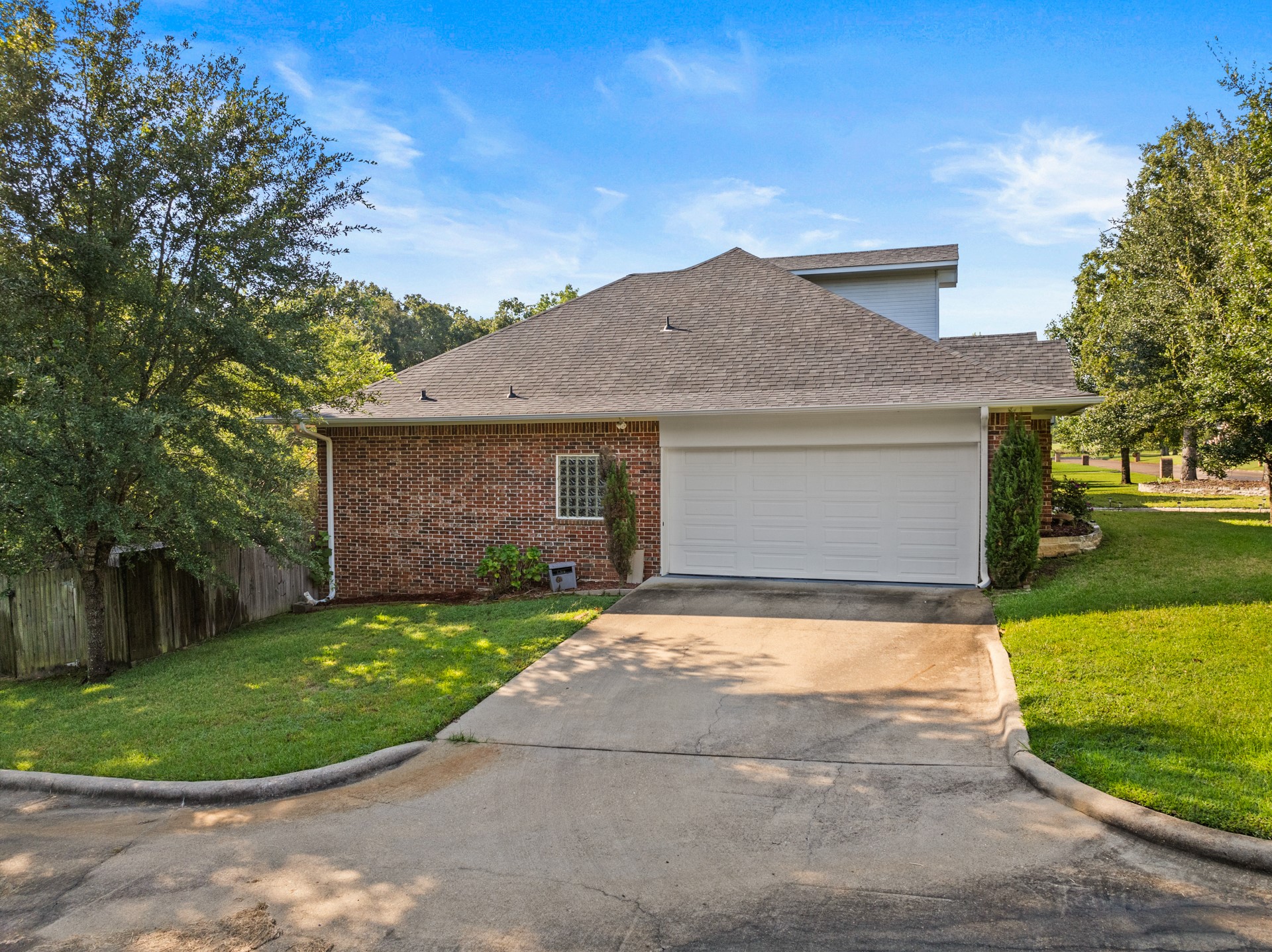 2301 S Williams Avenue