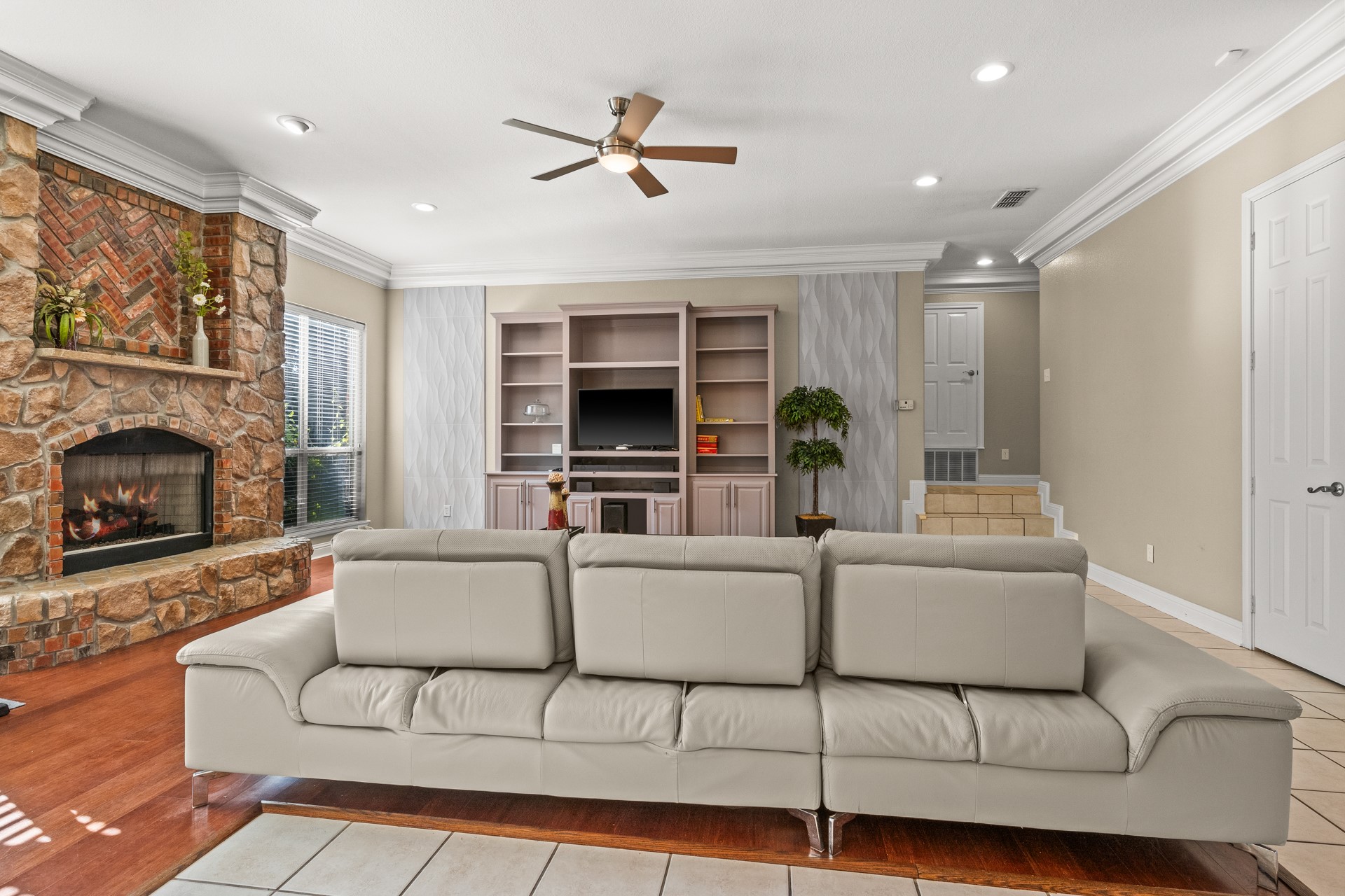 2301 S Williams Avenue