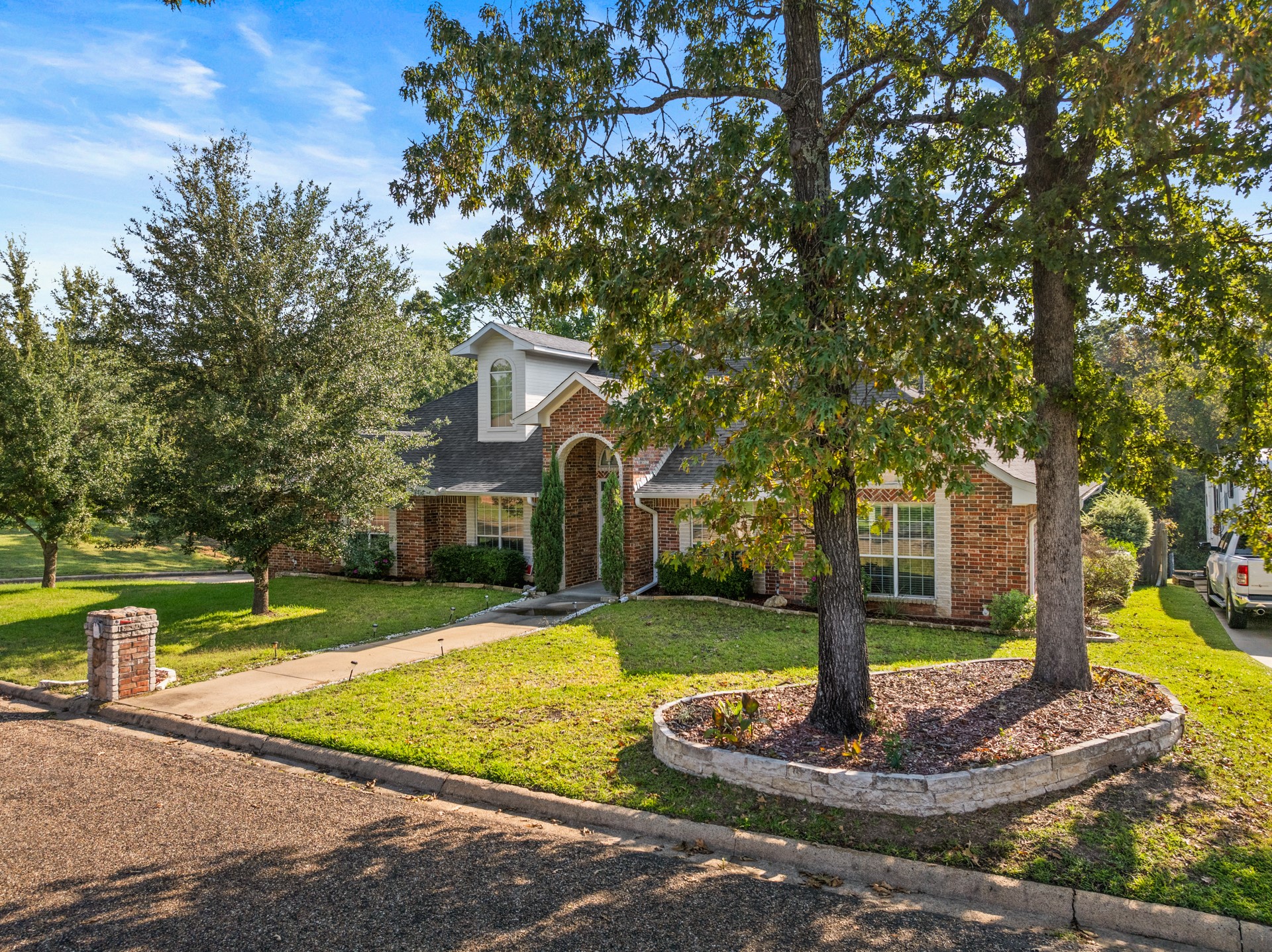 2301 S Williams Avenue