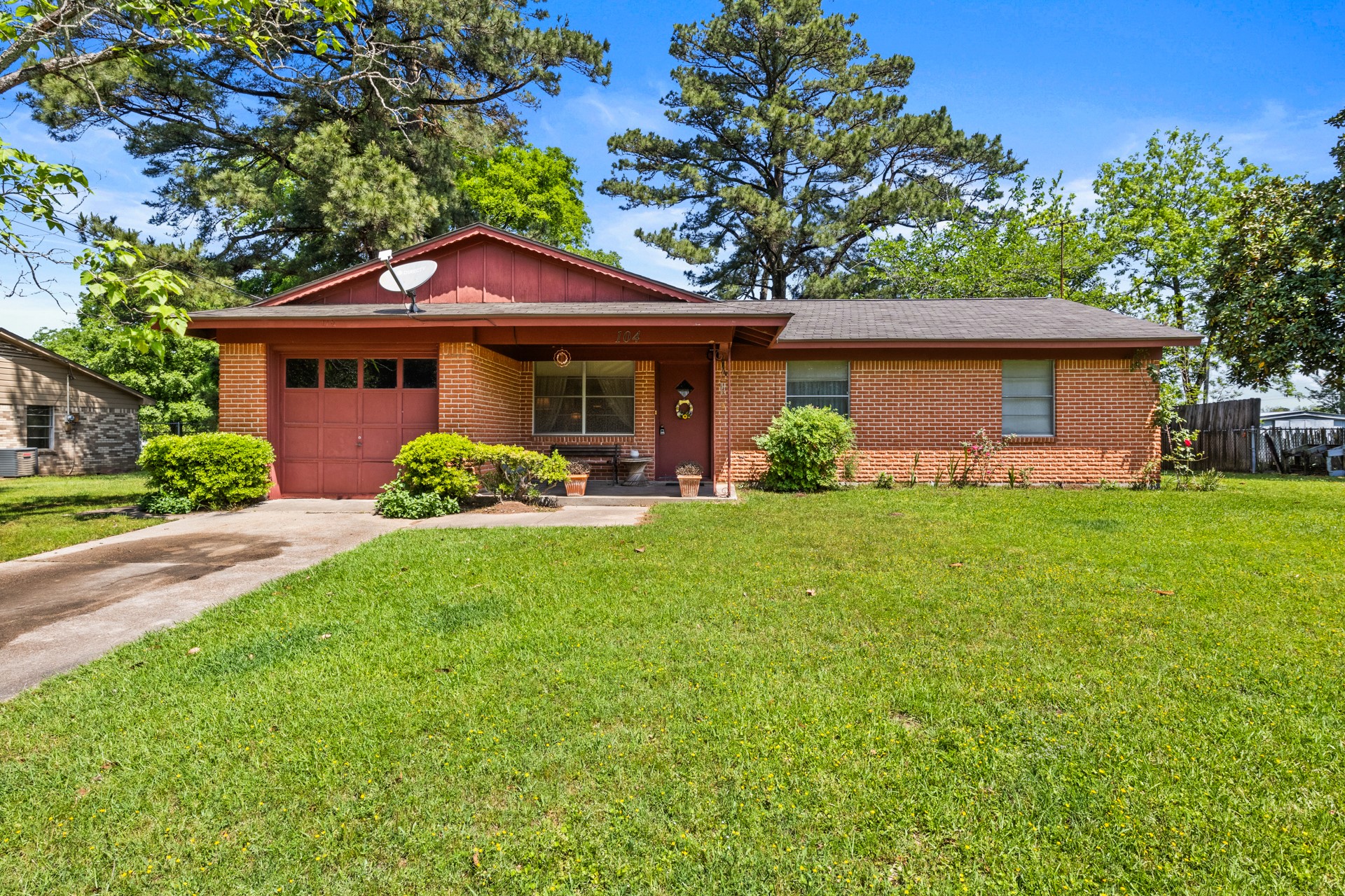 104 HILLTOP Drive