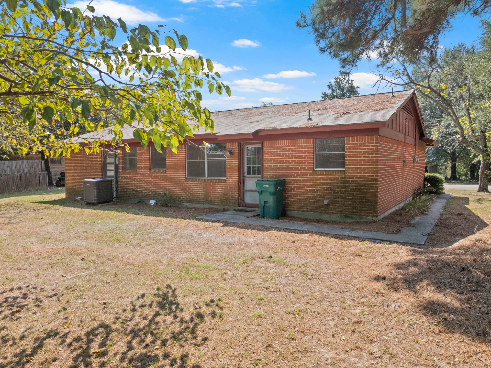 104 HILLTOP Drive
