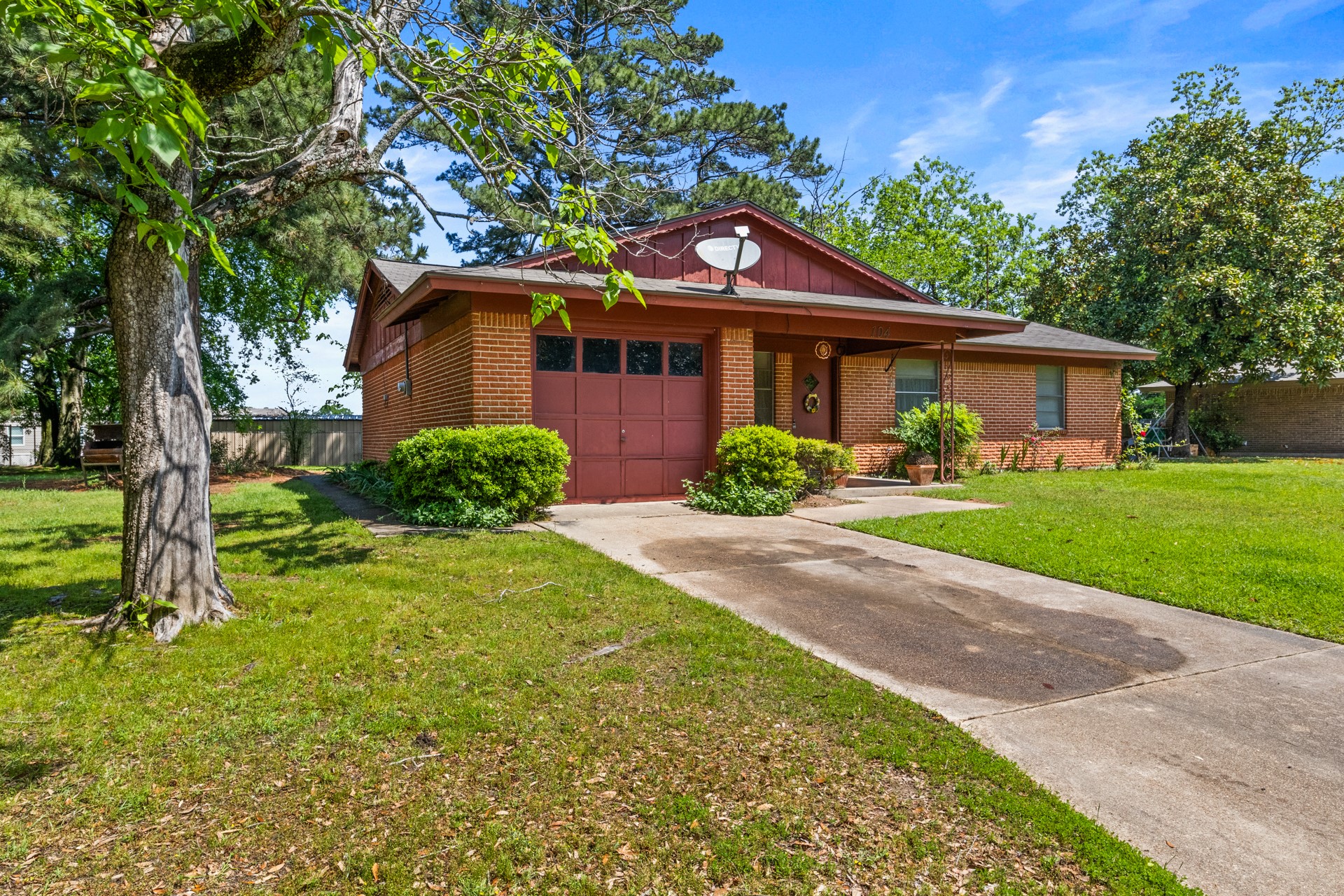 104 HILLTOP Drive