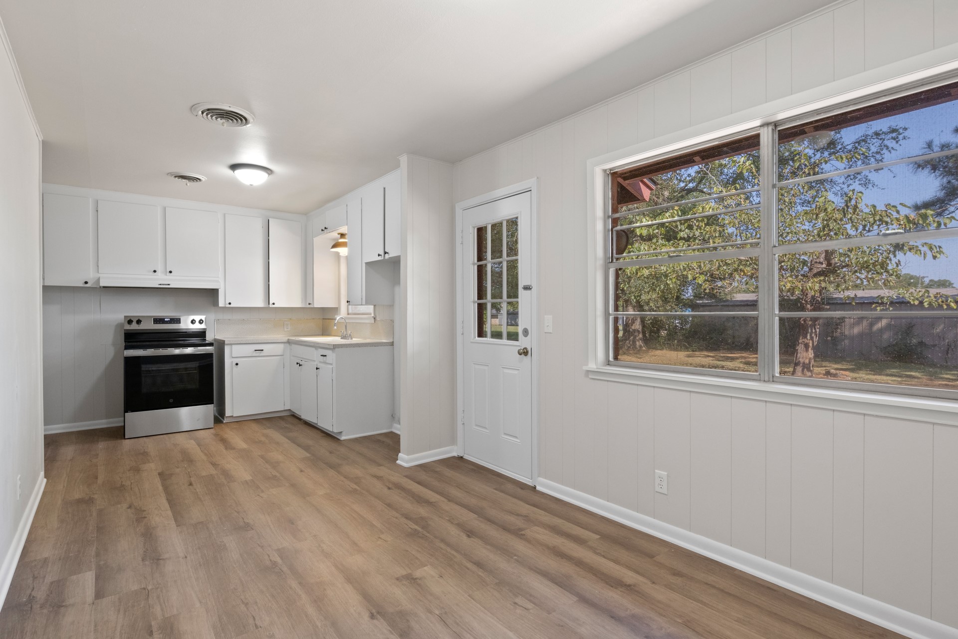104 HILLTOP Drive