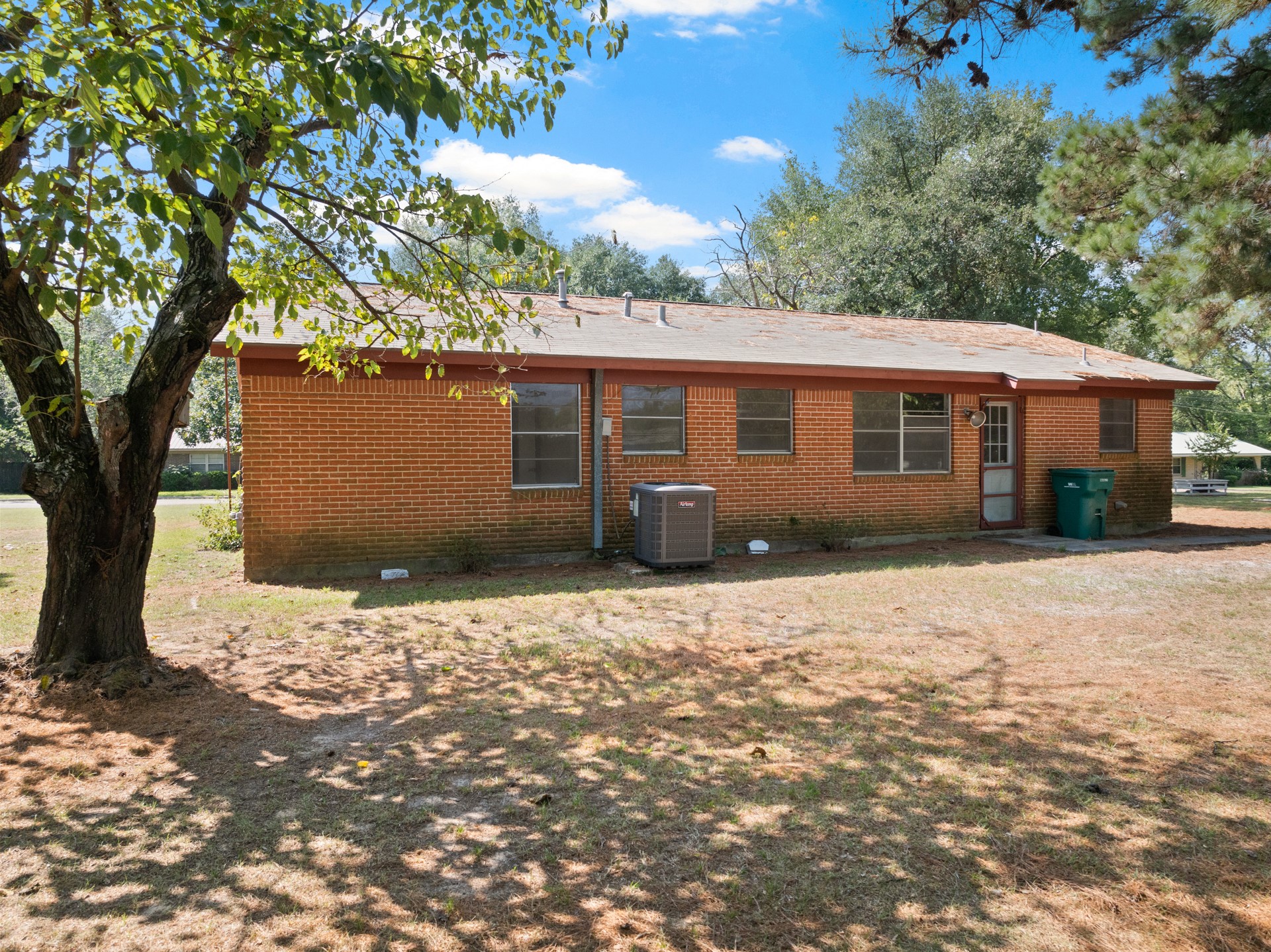 104 HILLTOP Drive
