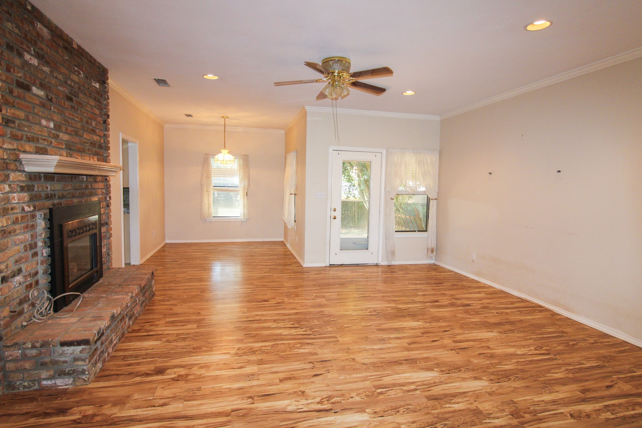 607 Mustang Drive