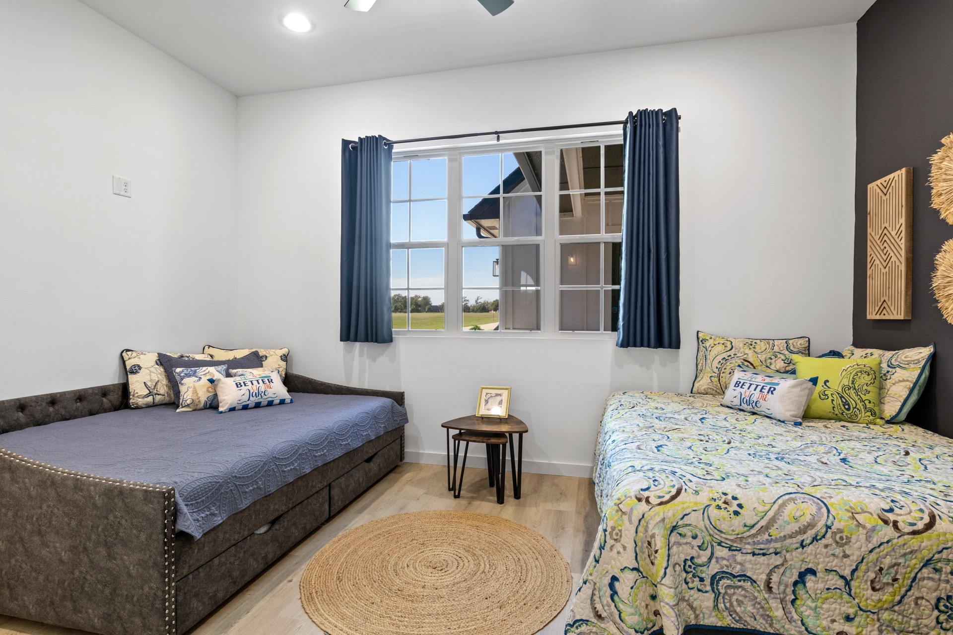 453 Private Road 2712