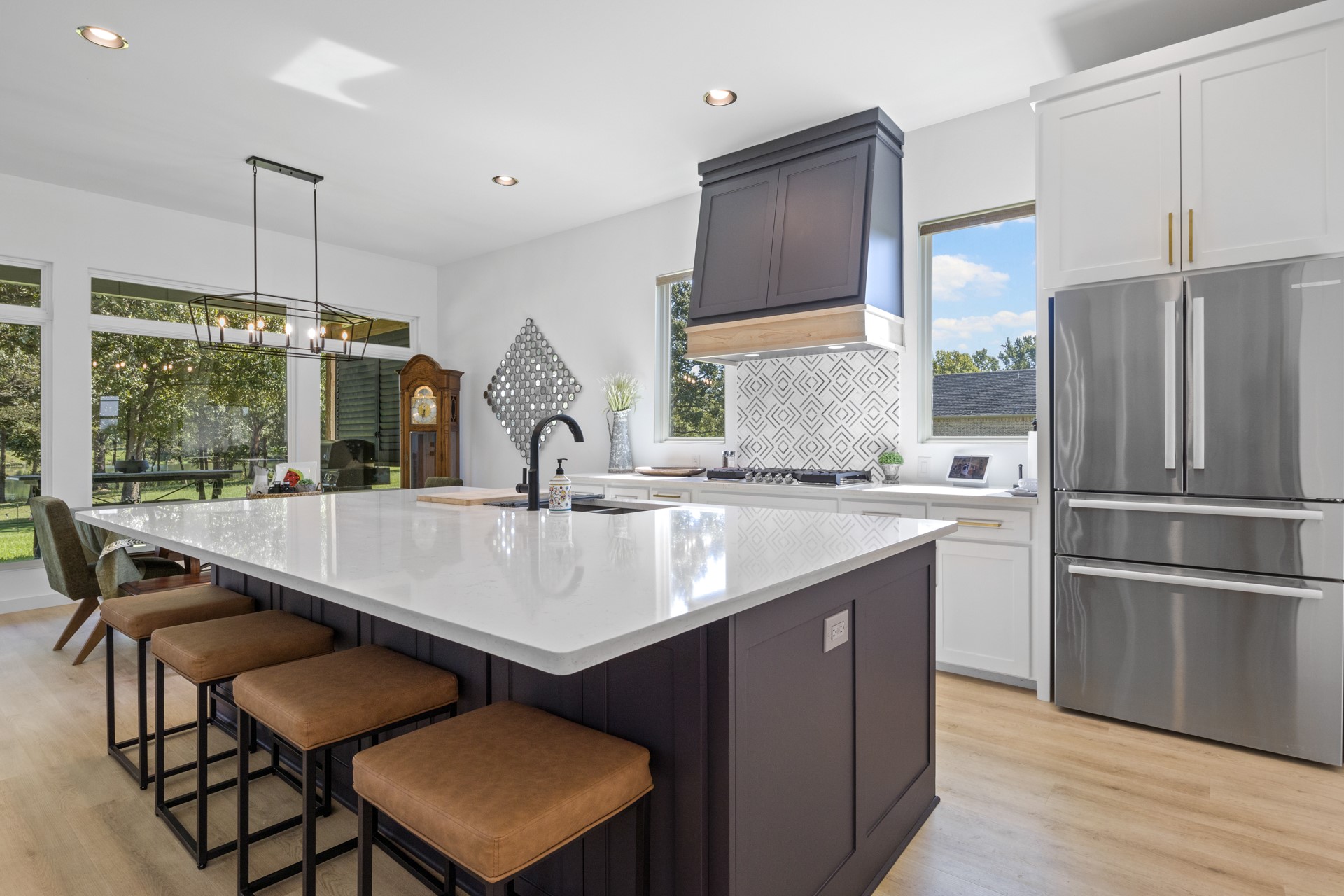 453 Private Road 2712