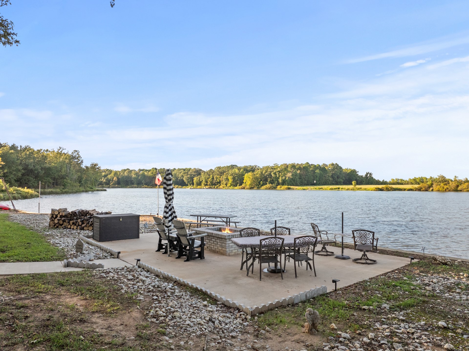 453 Private Road 2712