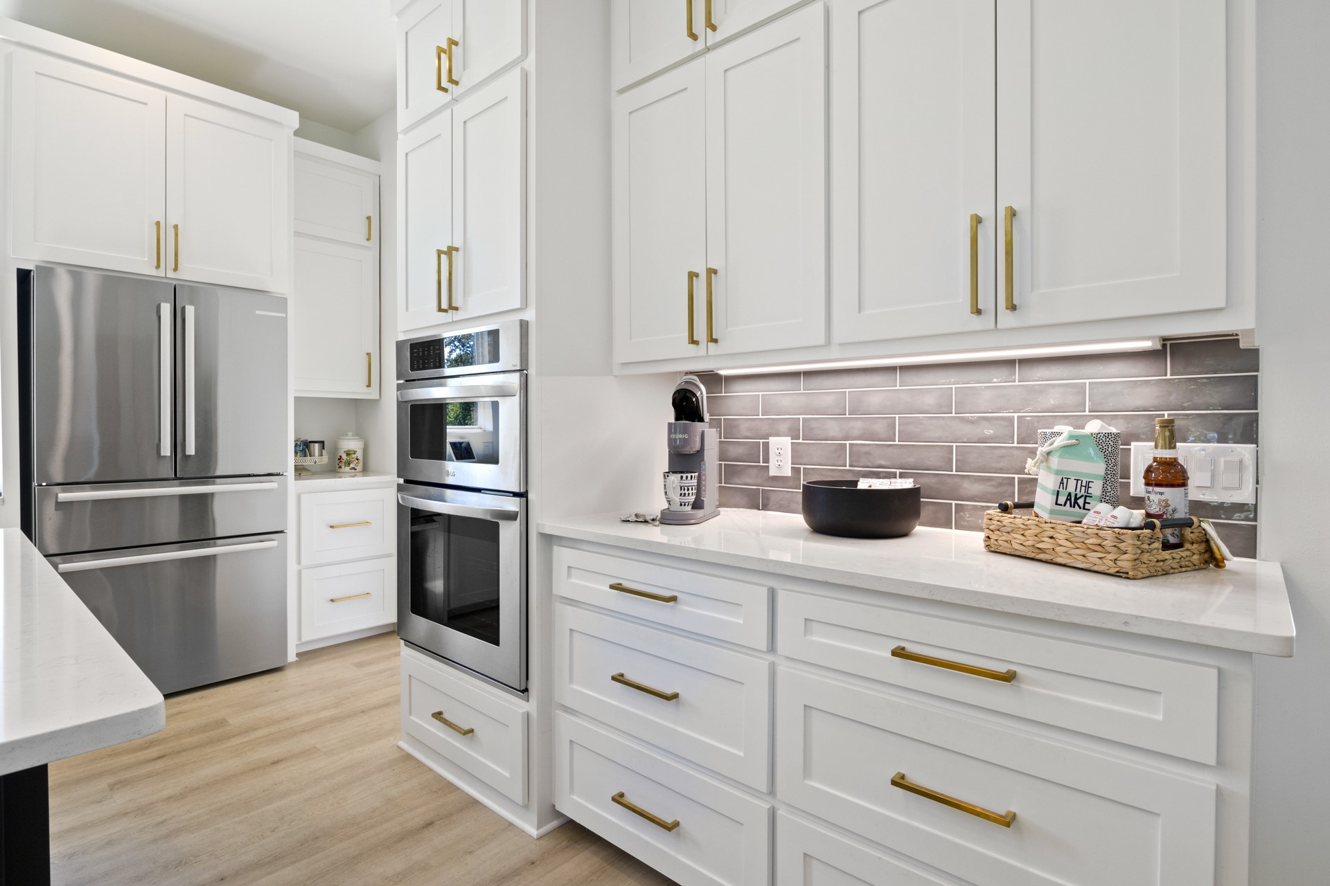 453 Private Road 2712