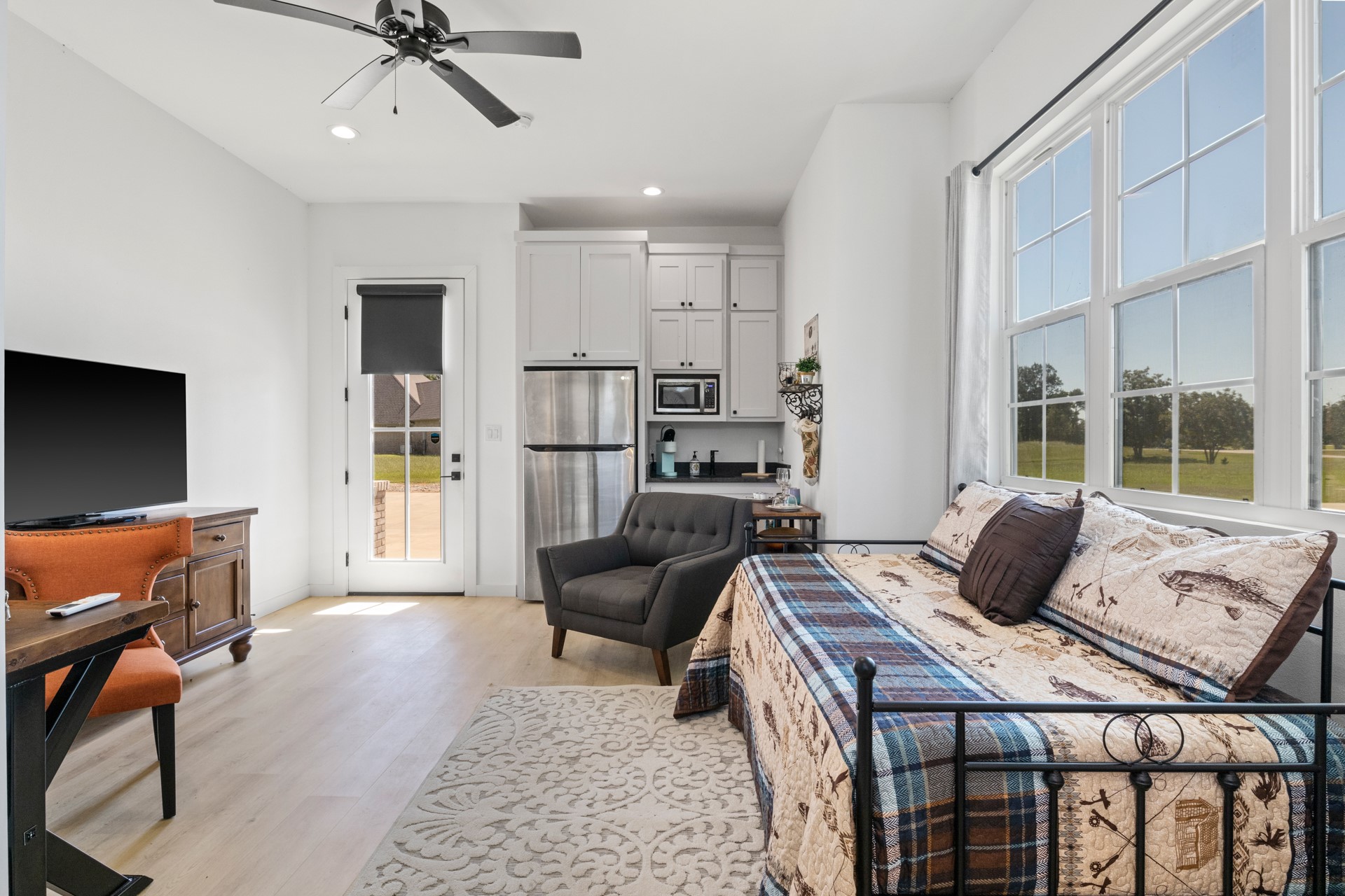 453 Private Road 2712