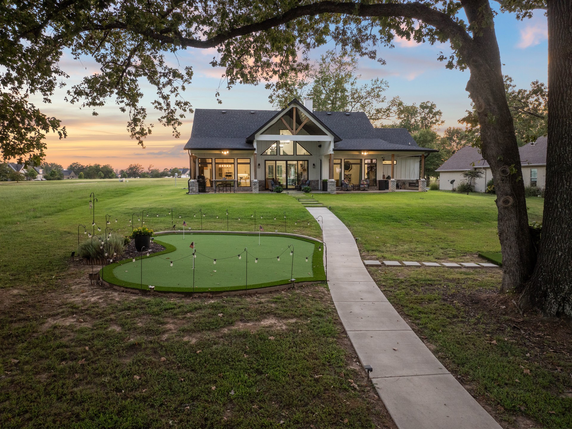 453 Private Road 2712