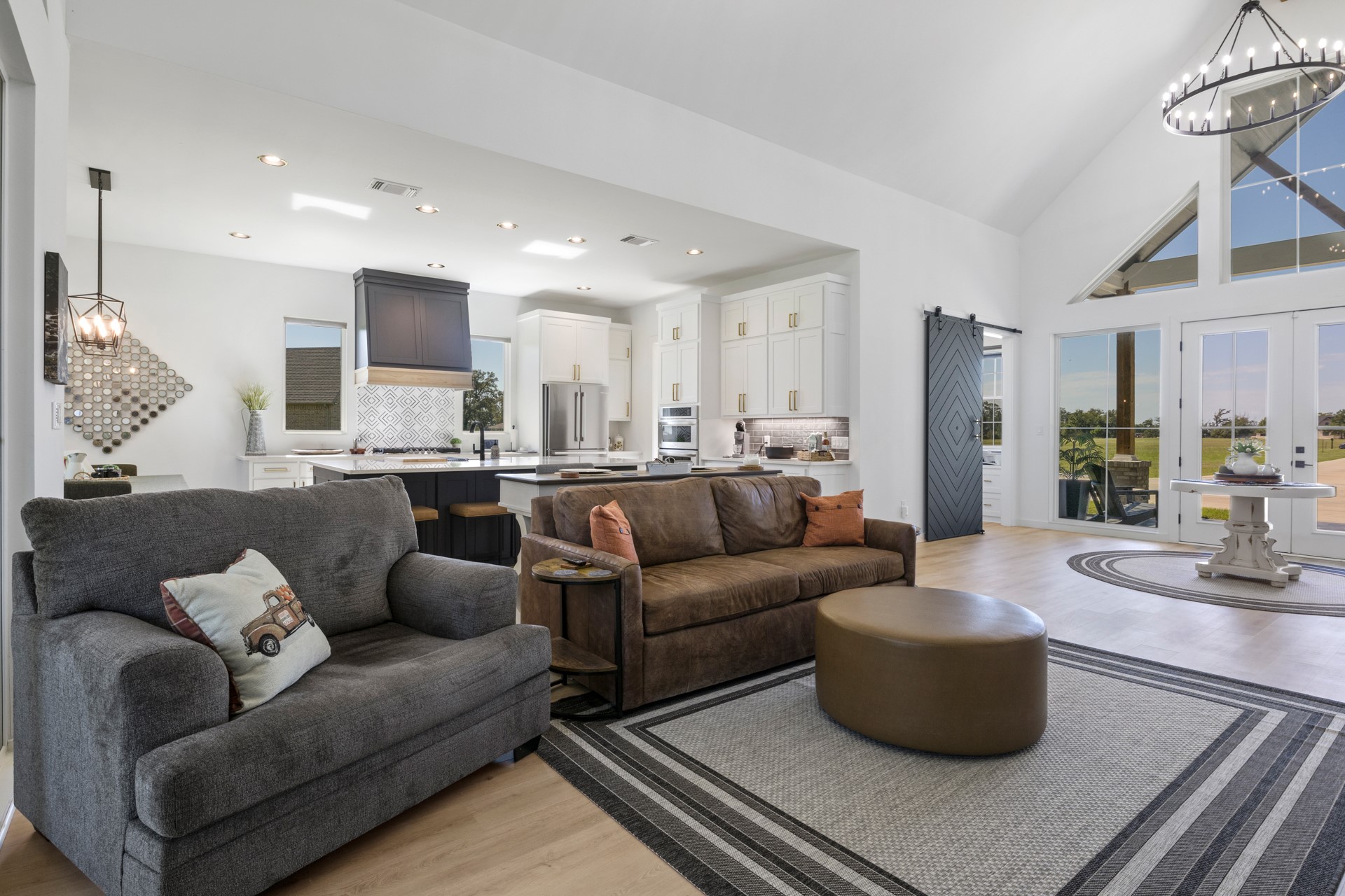 453 Private Road 2712