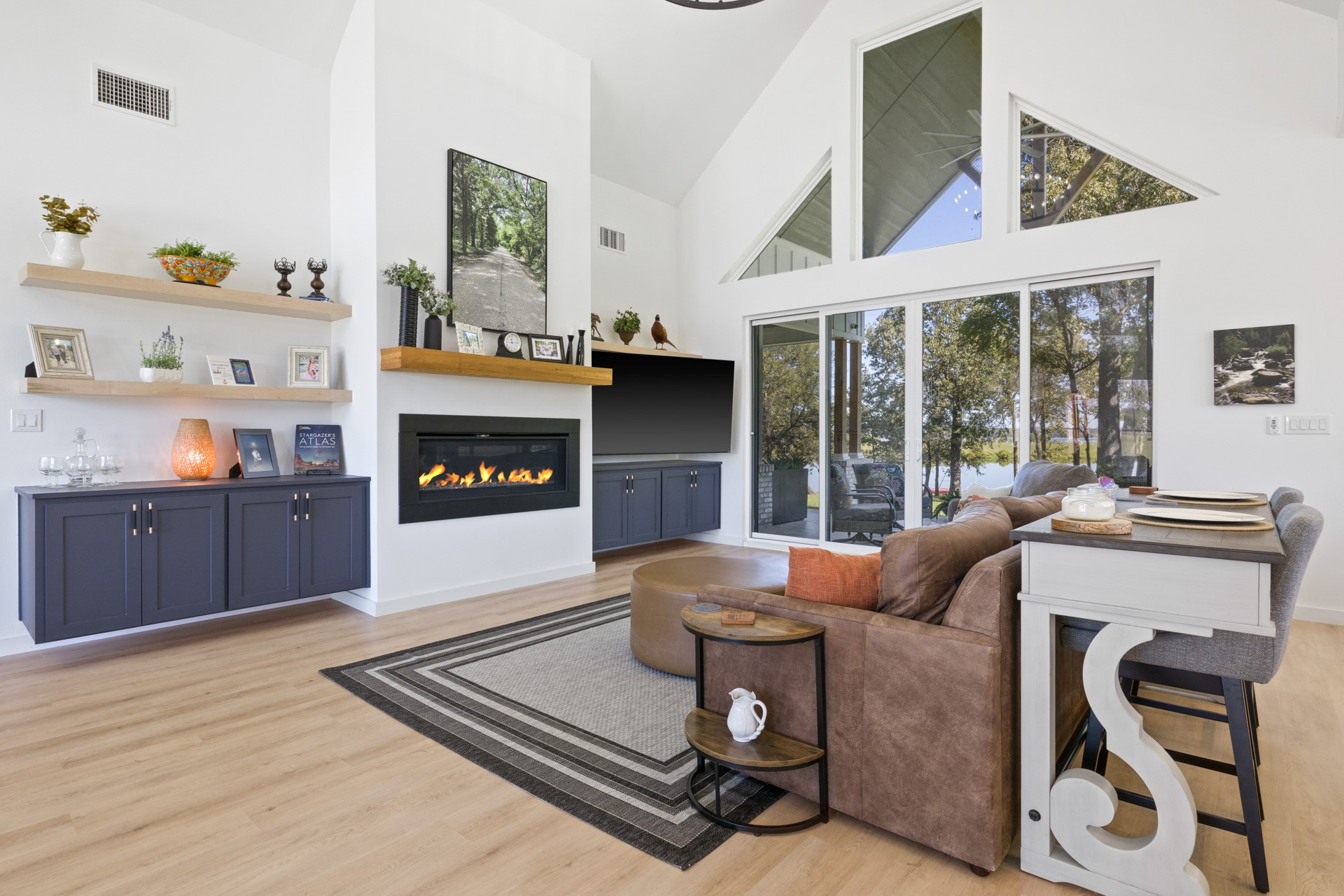 453 Private Road 2712