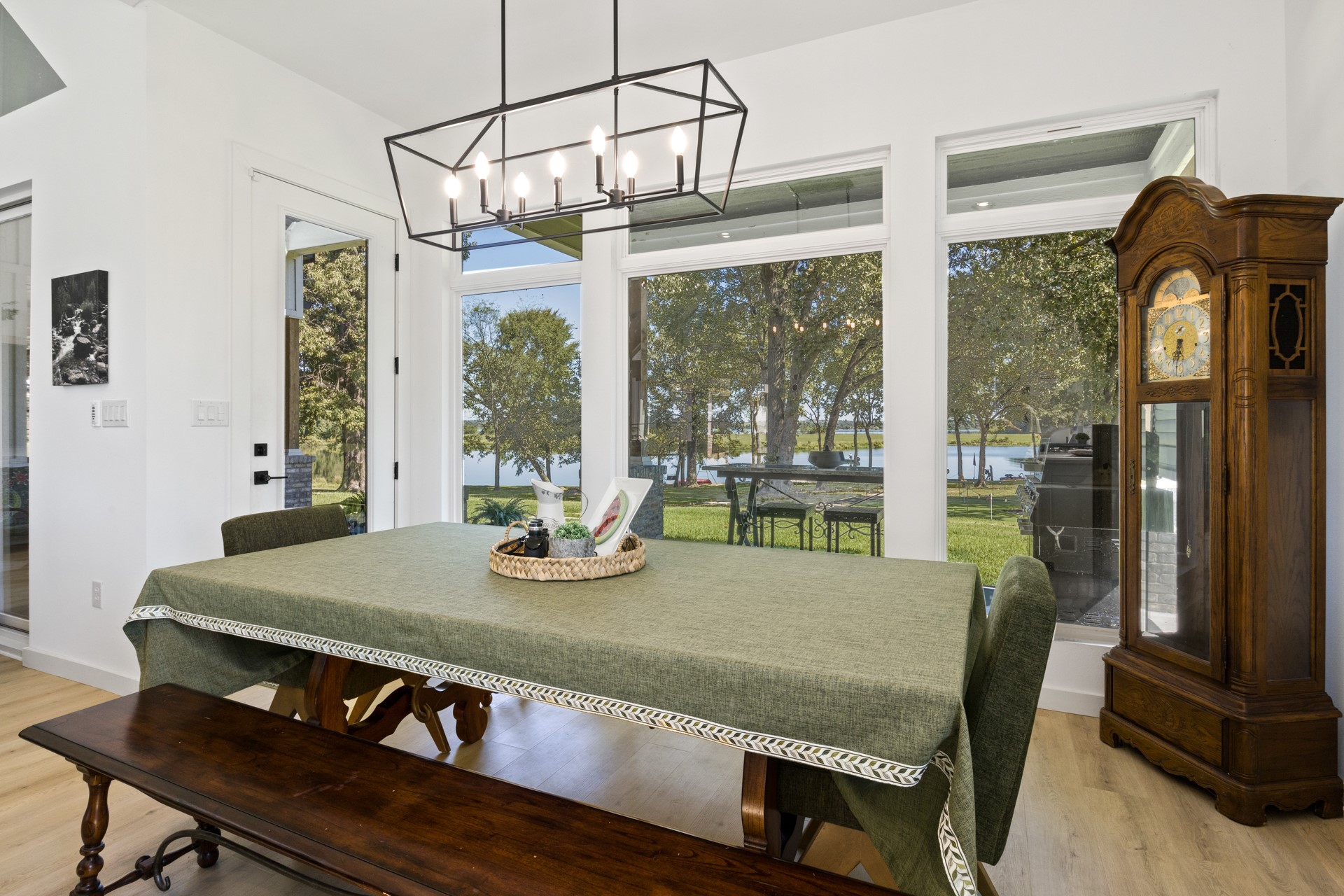 453 Private Road 2712