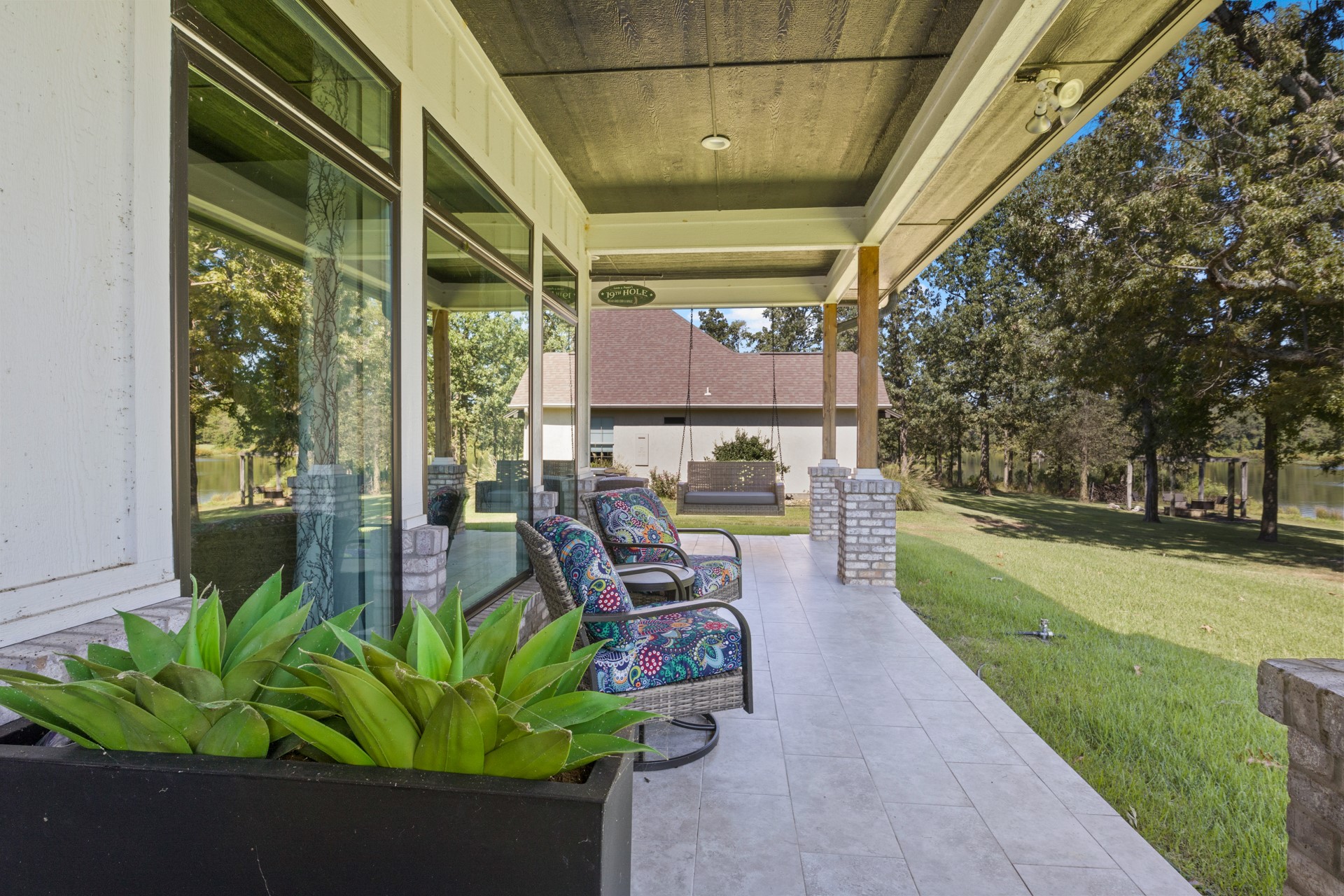 453 Private Road 2712