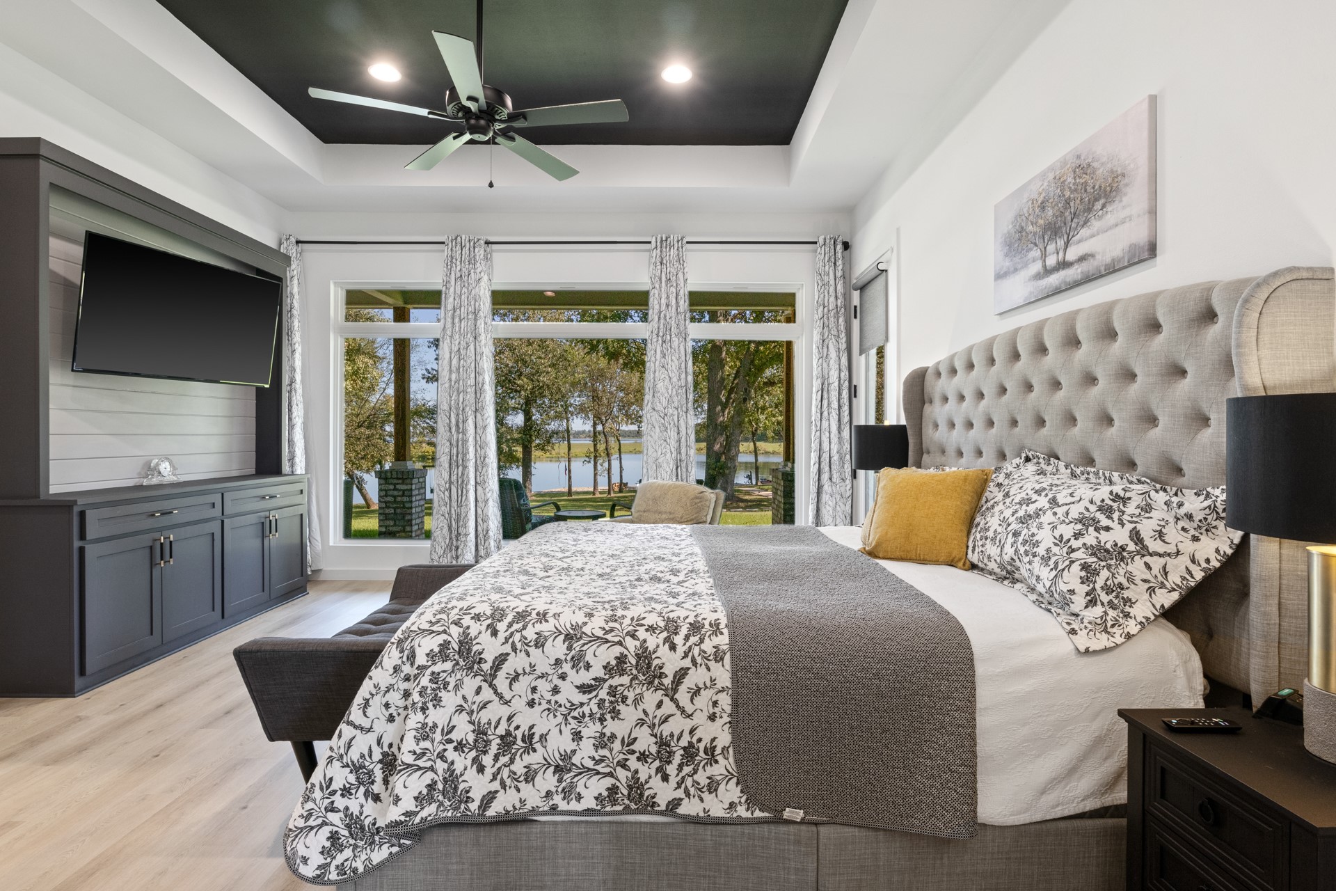 453 Private Road 2712